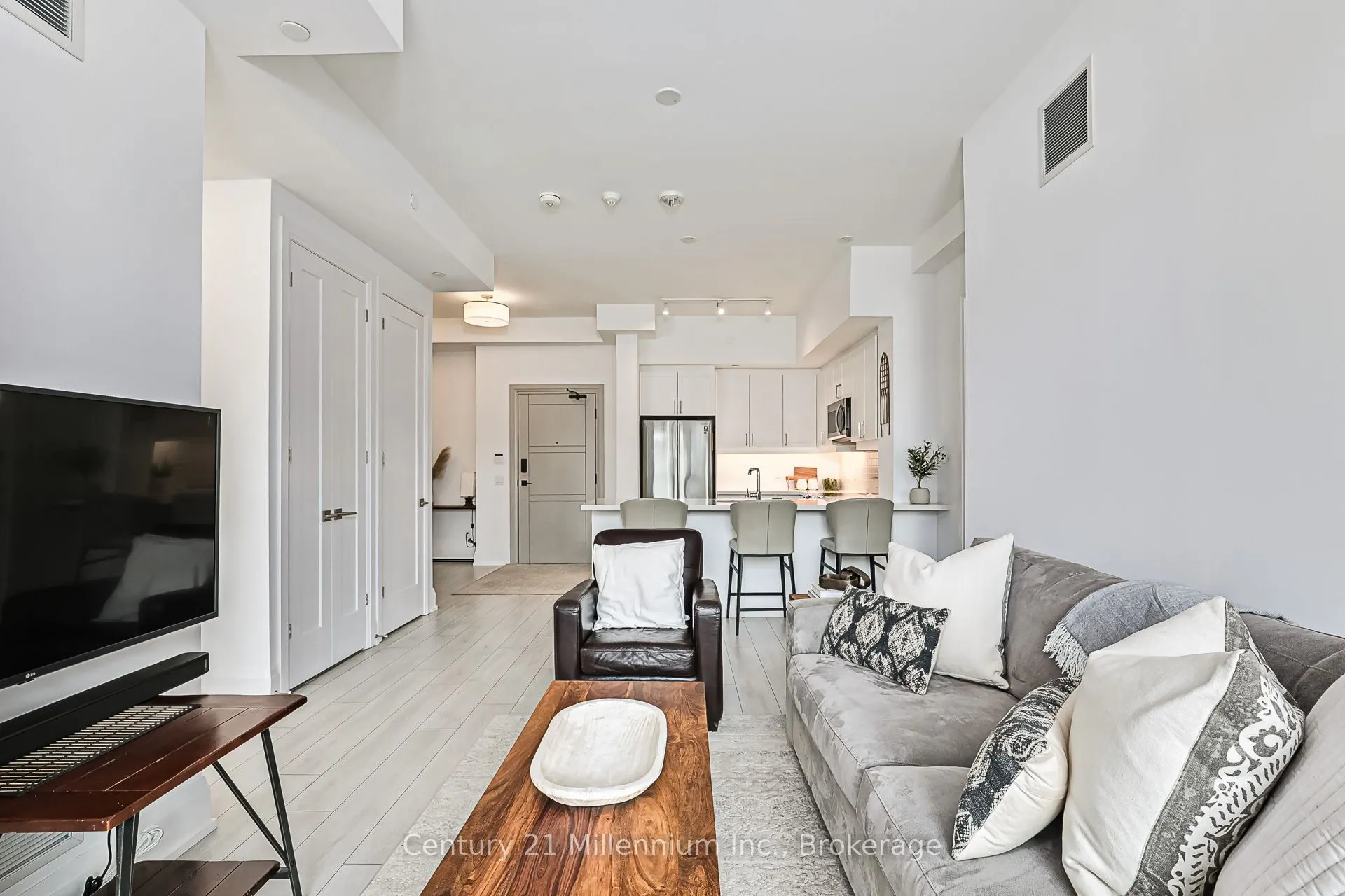 1 Hume Street, #209
