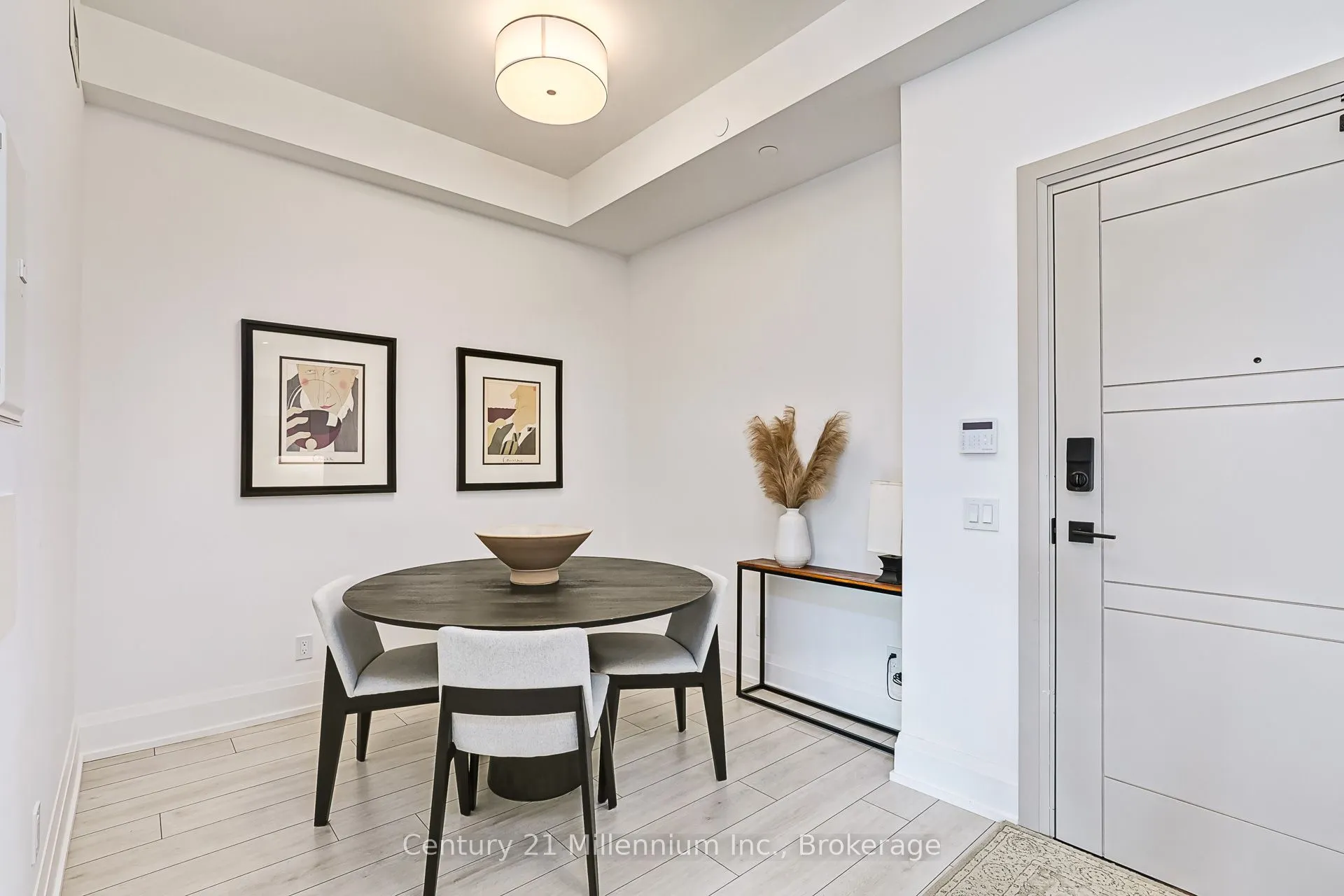 1 Hume Street, #209