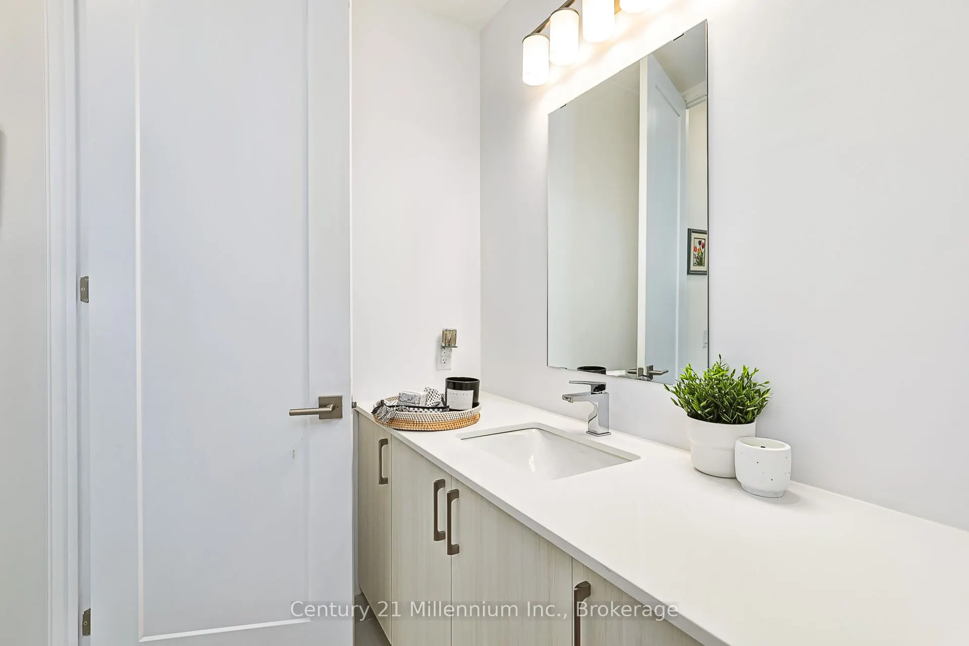 1 Hume Street, #209