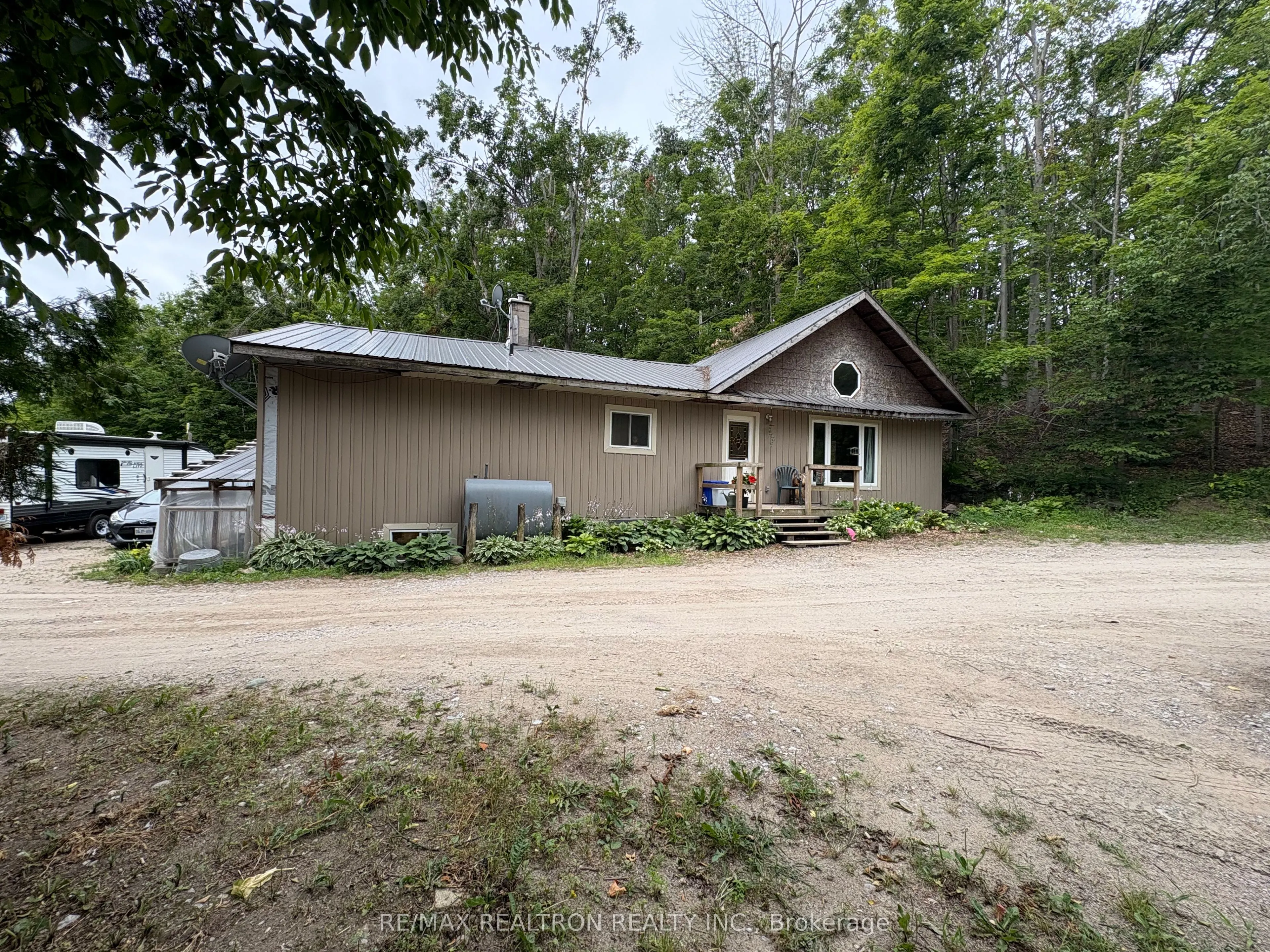 2089 Dwinnell Road