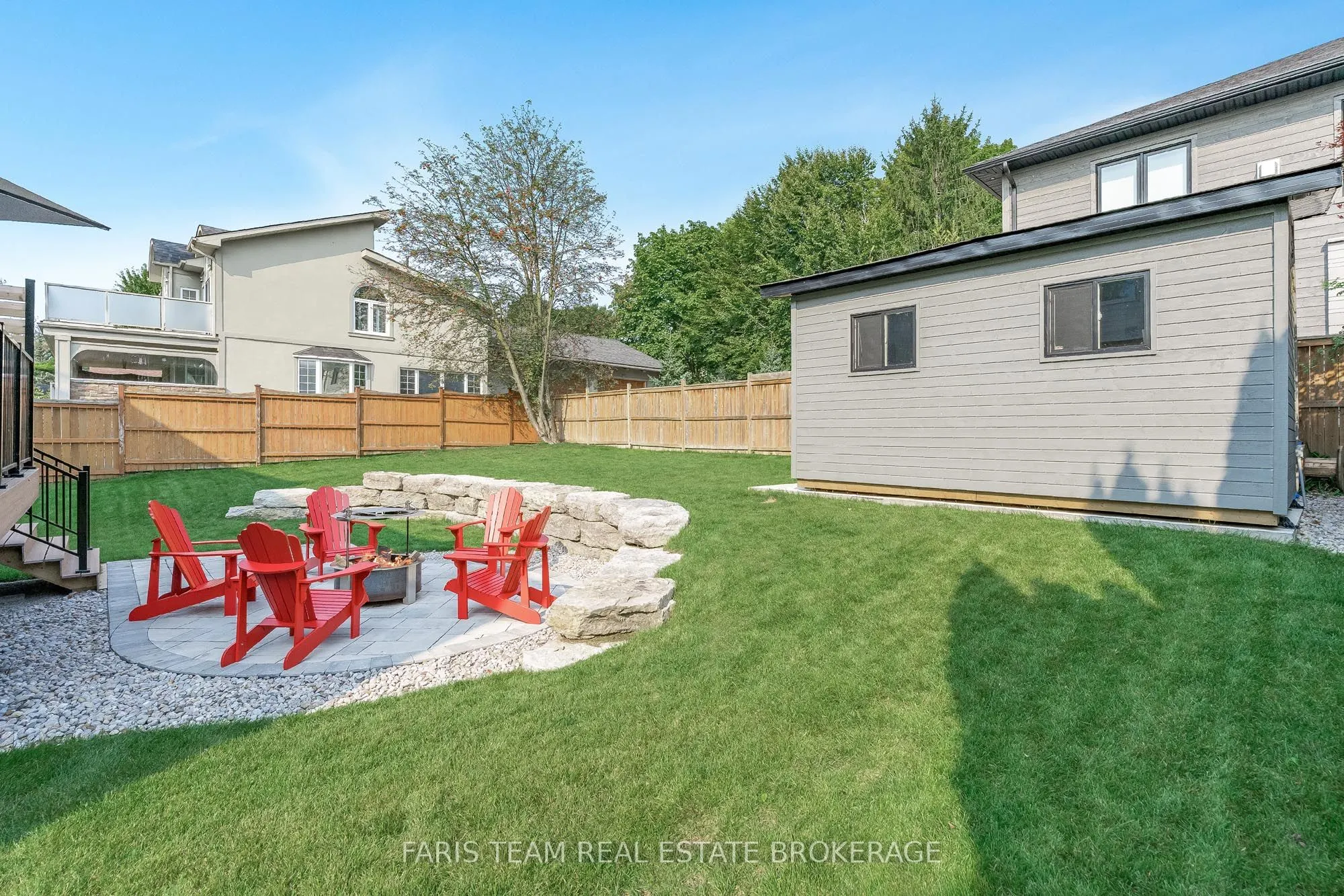 202 Kempenfelt Drive