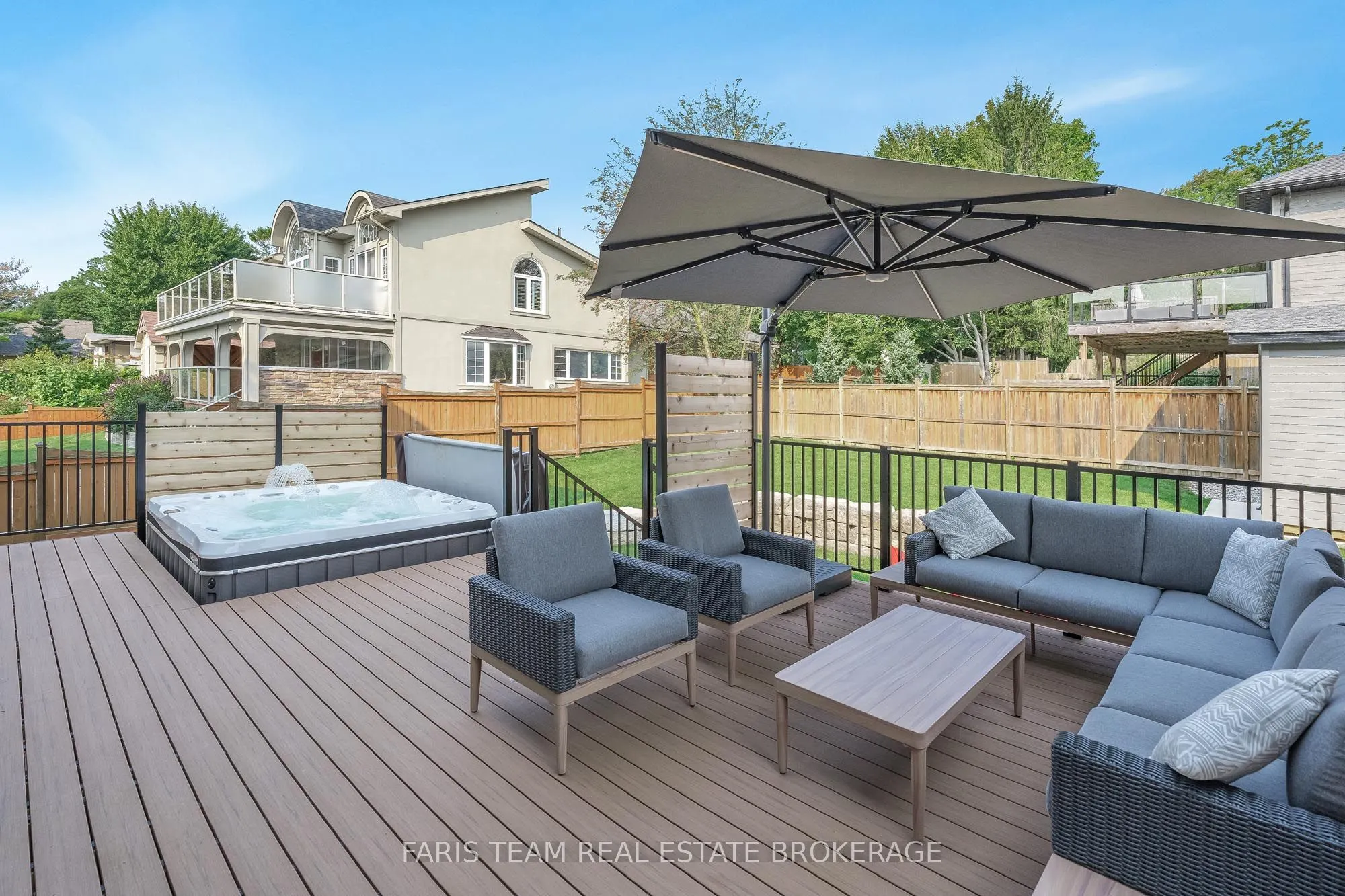 202 Kempenfelt Drive
