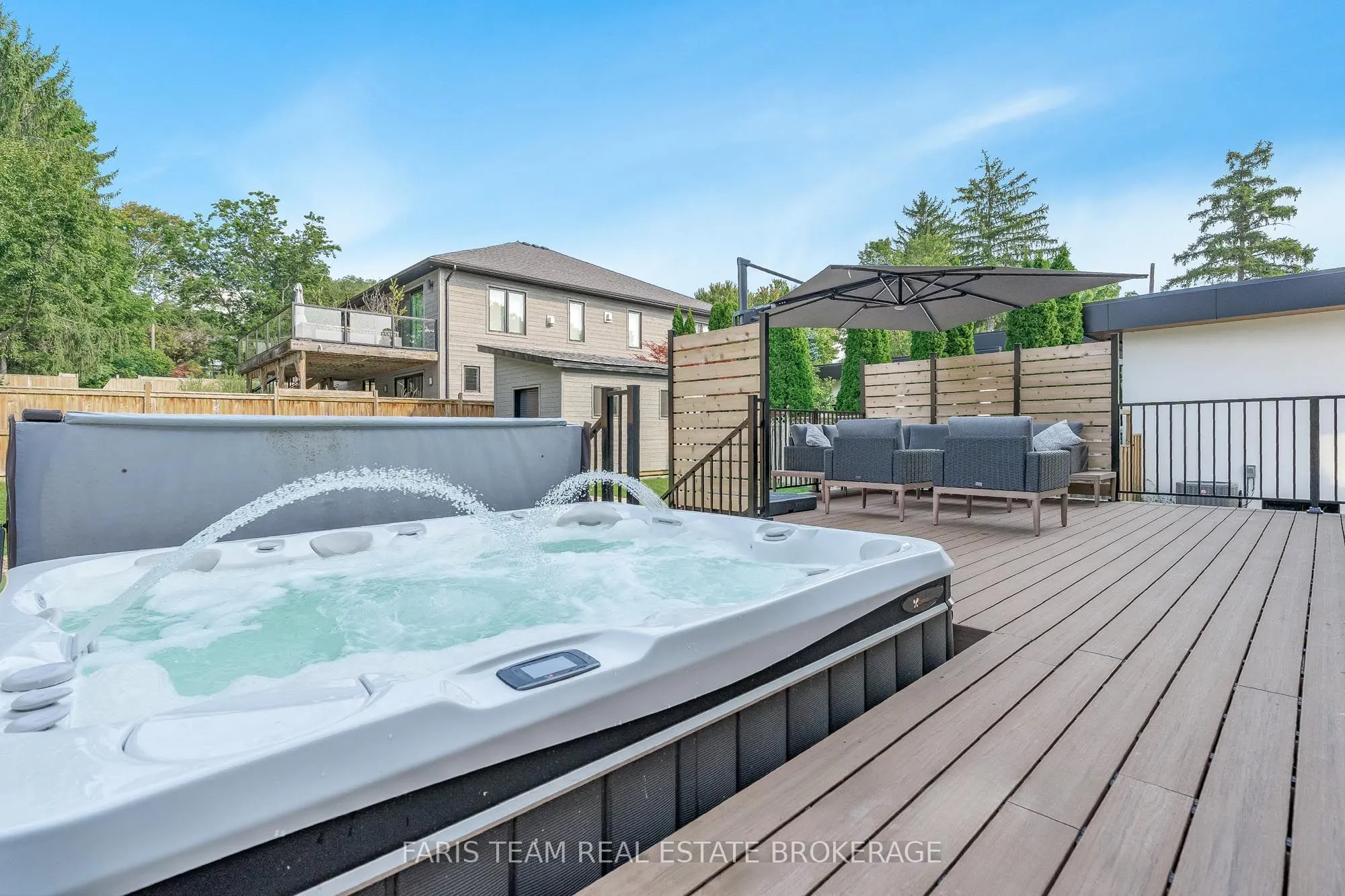 202 Kempenfelt Drive