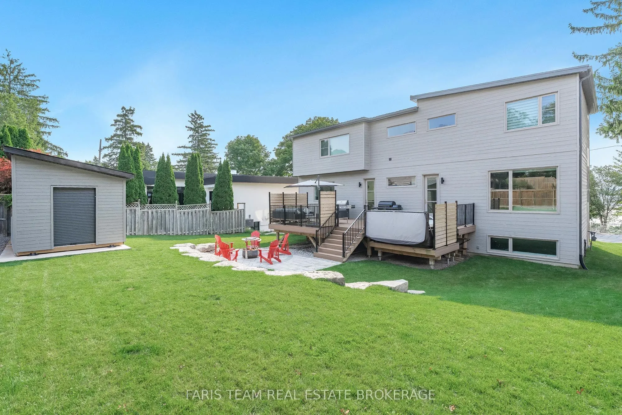 202 Kempenfelt Drive