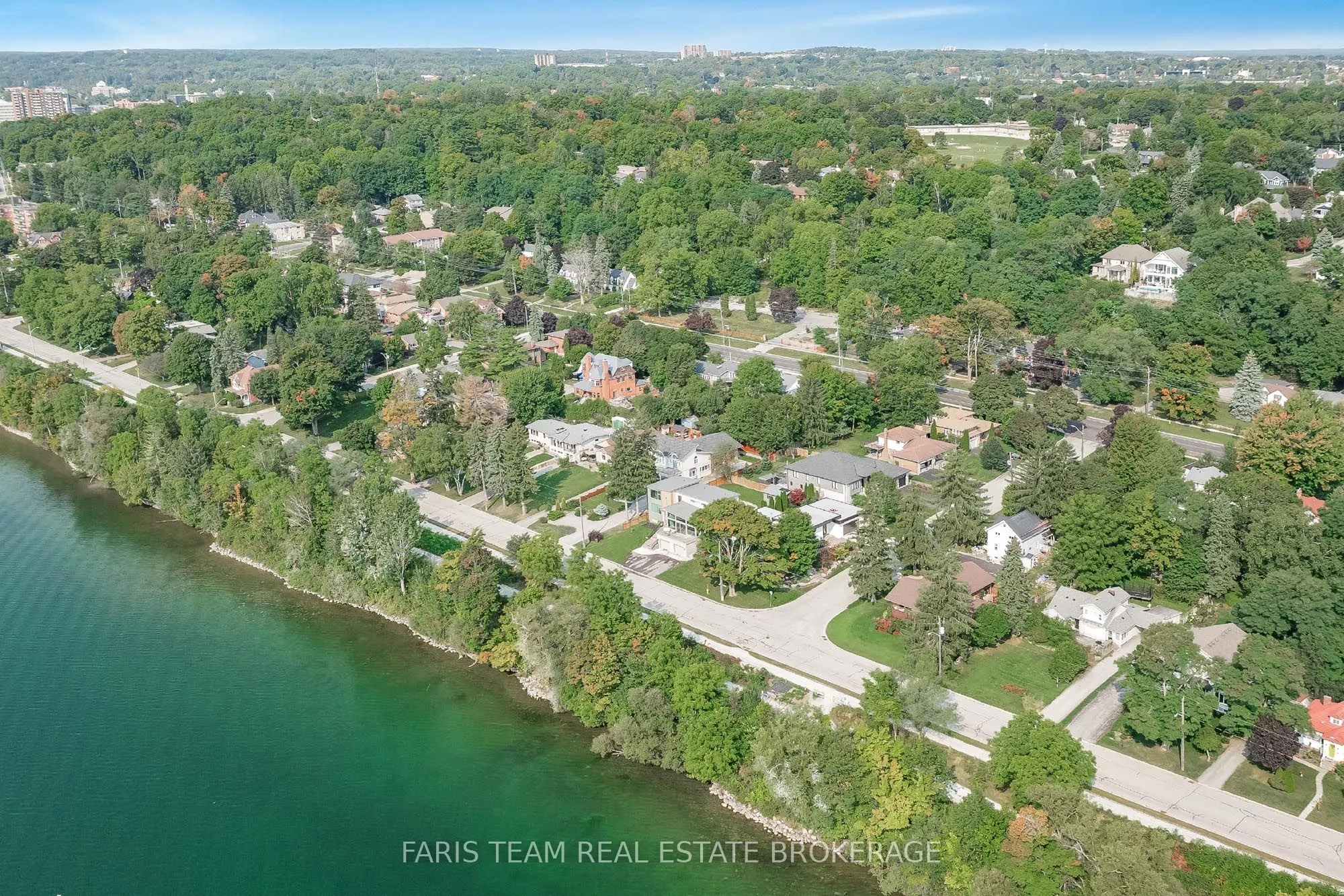 202 Kempenfelt Drive
