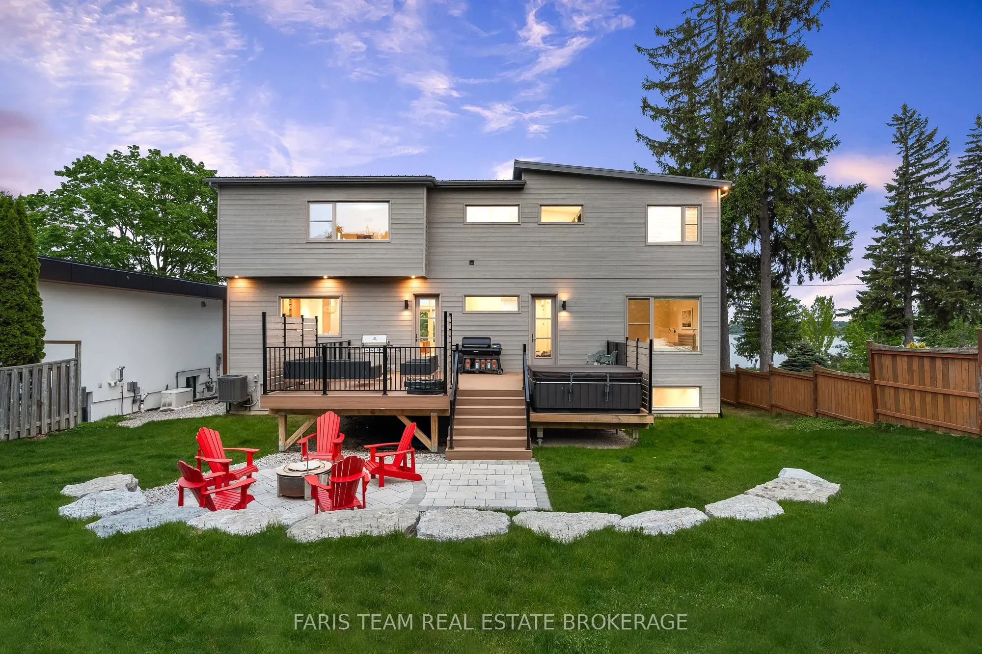 202 Kempenfelt Drive