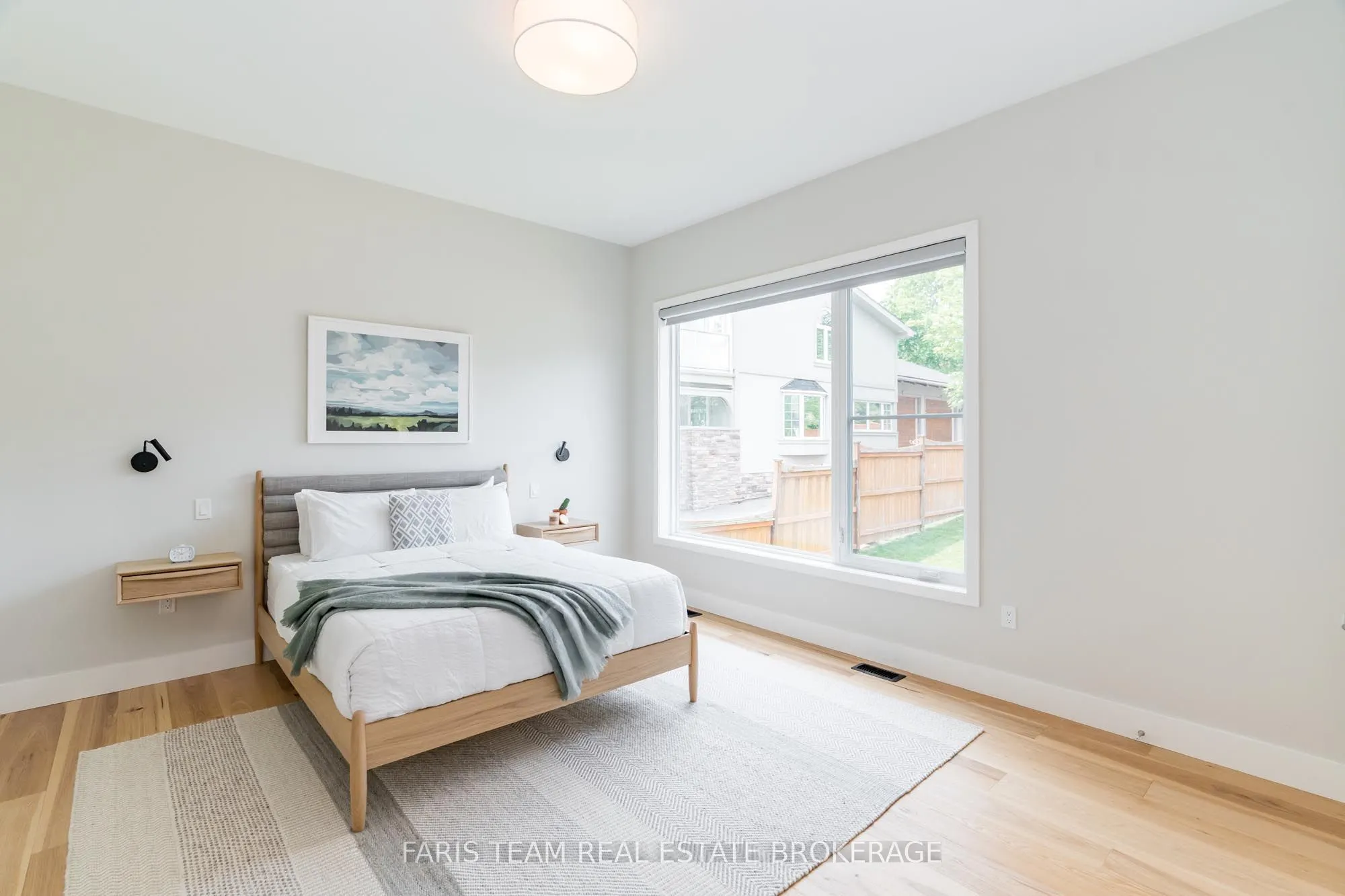 202 Kempenfelt Drive