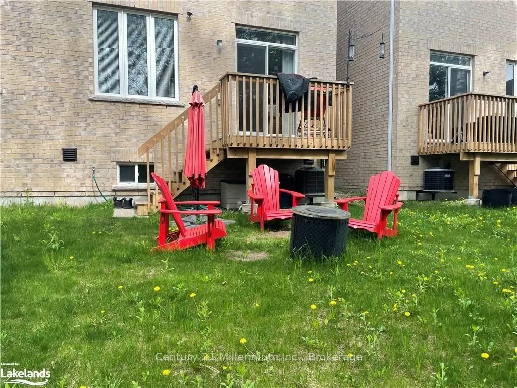 36 Farwell Avenue