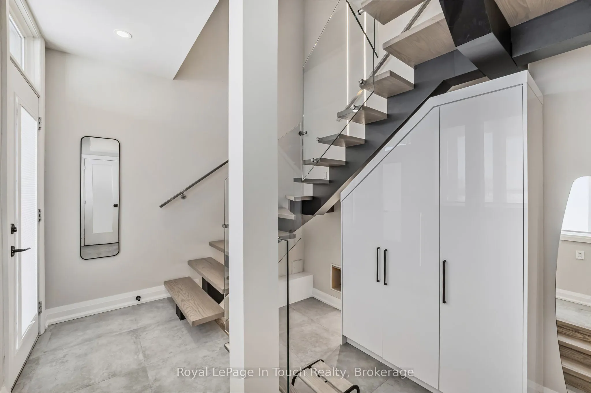17 Swan Lane