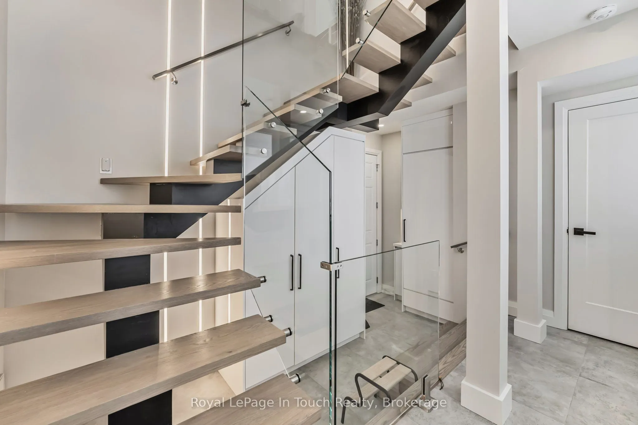 17 Swan Lane