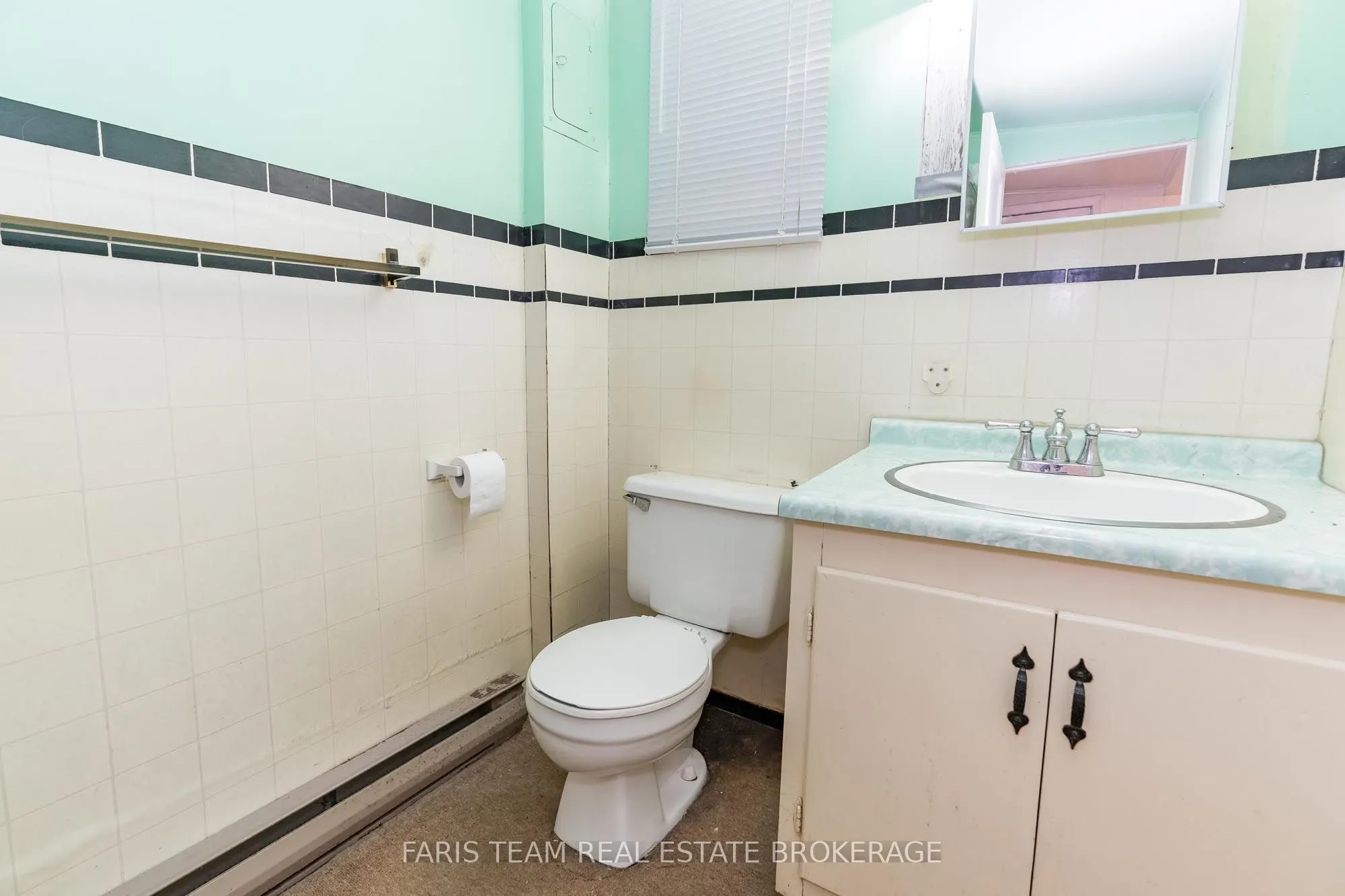 15 Woodside Avenue