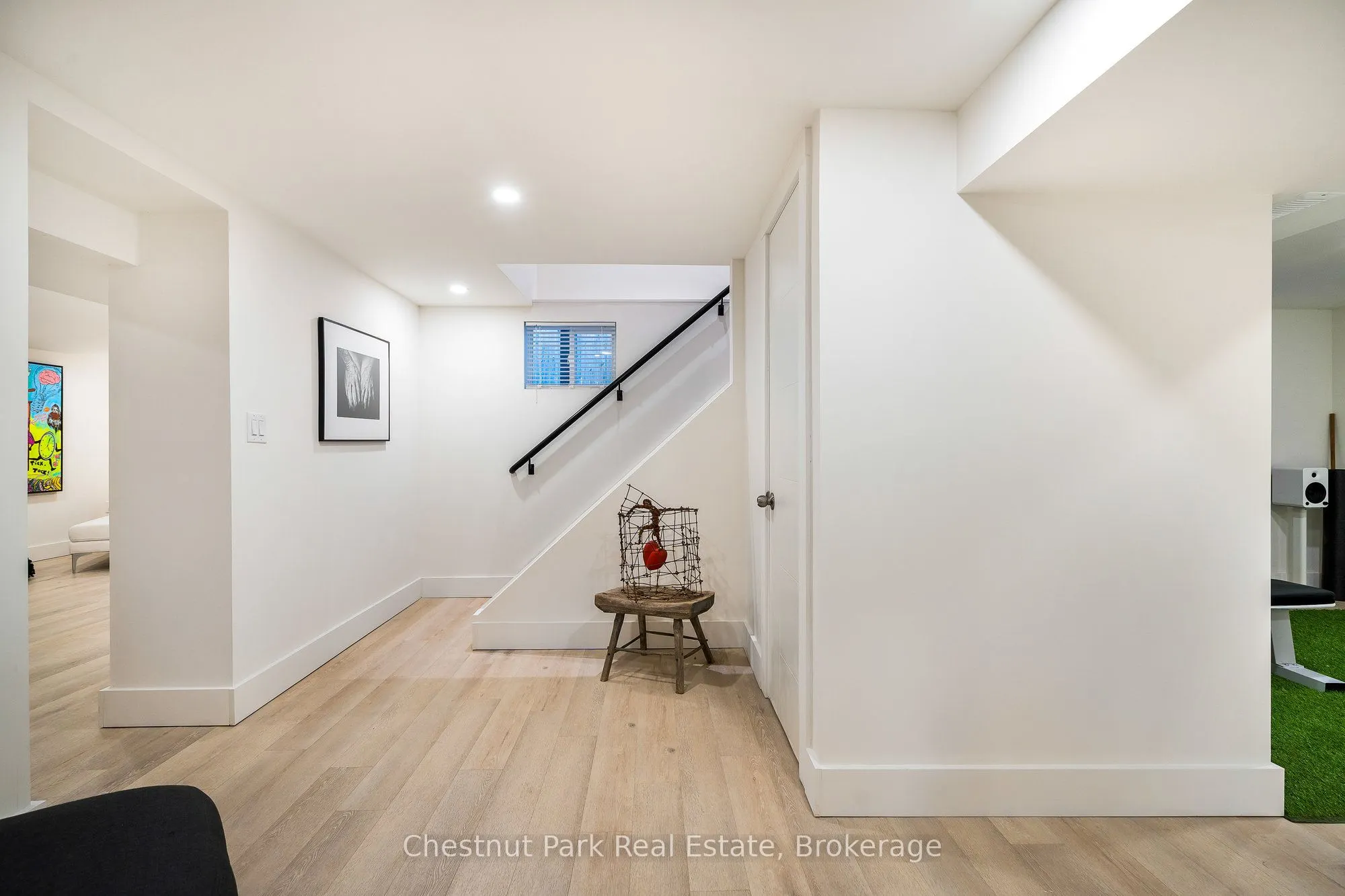 323 Oak Street