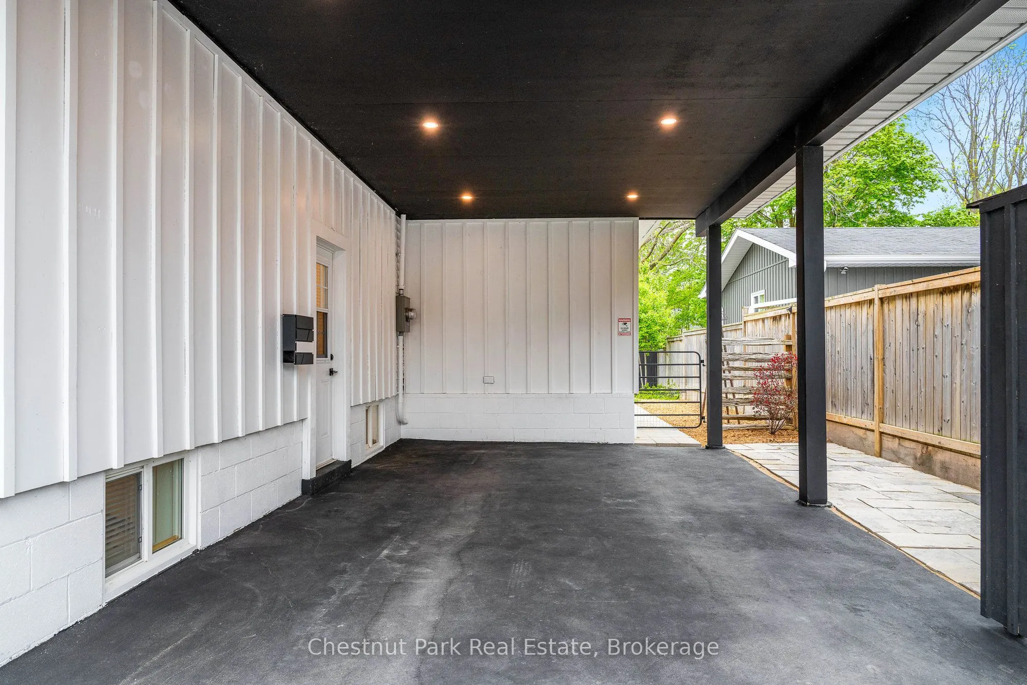 323 Oak Street