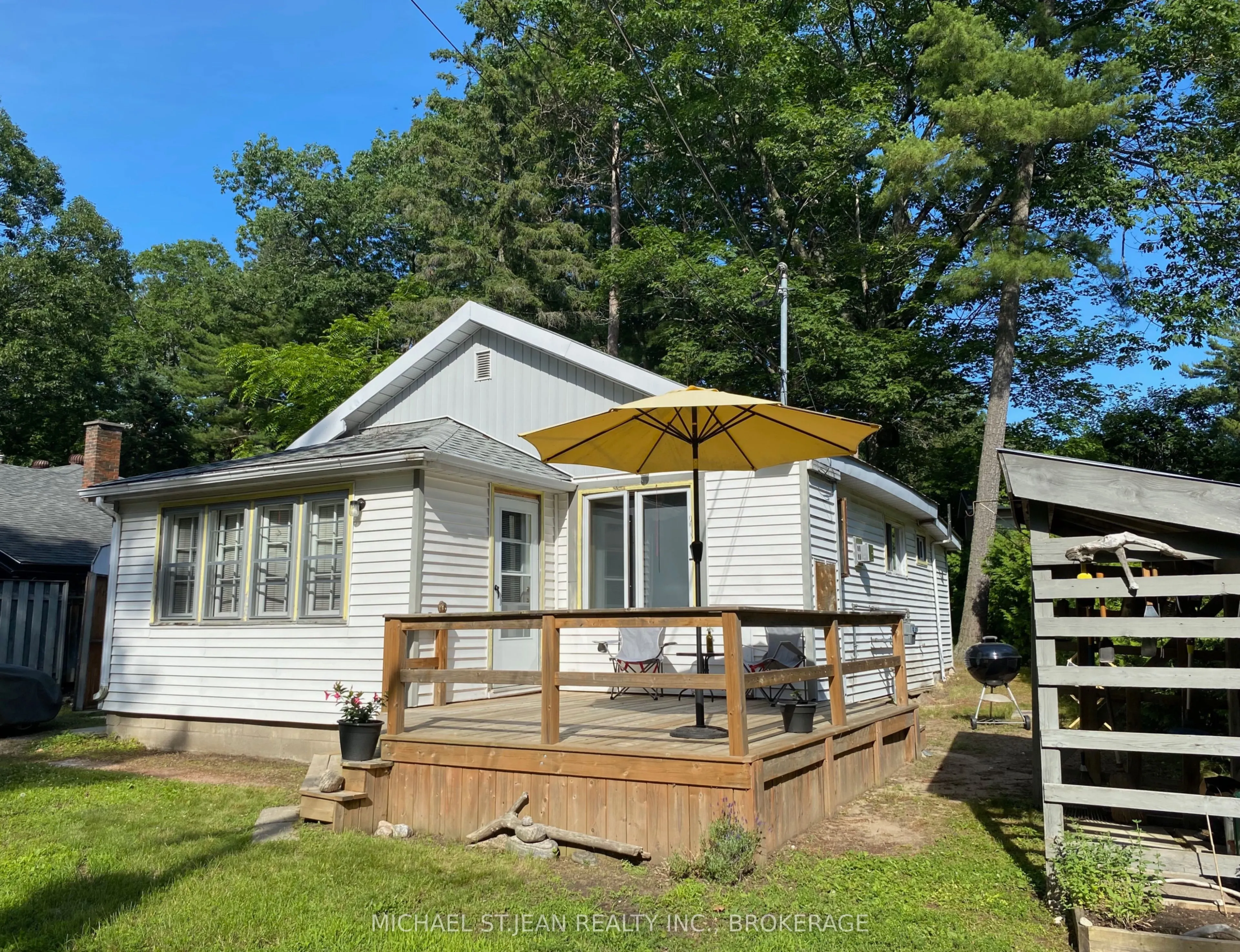 221 Tiny Beaches Road S