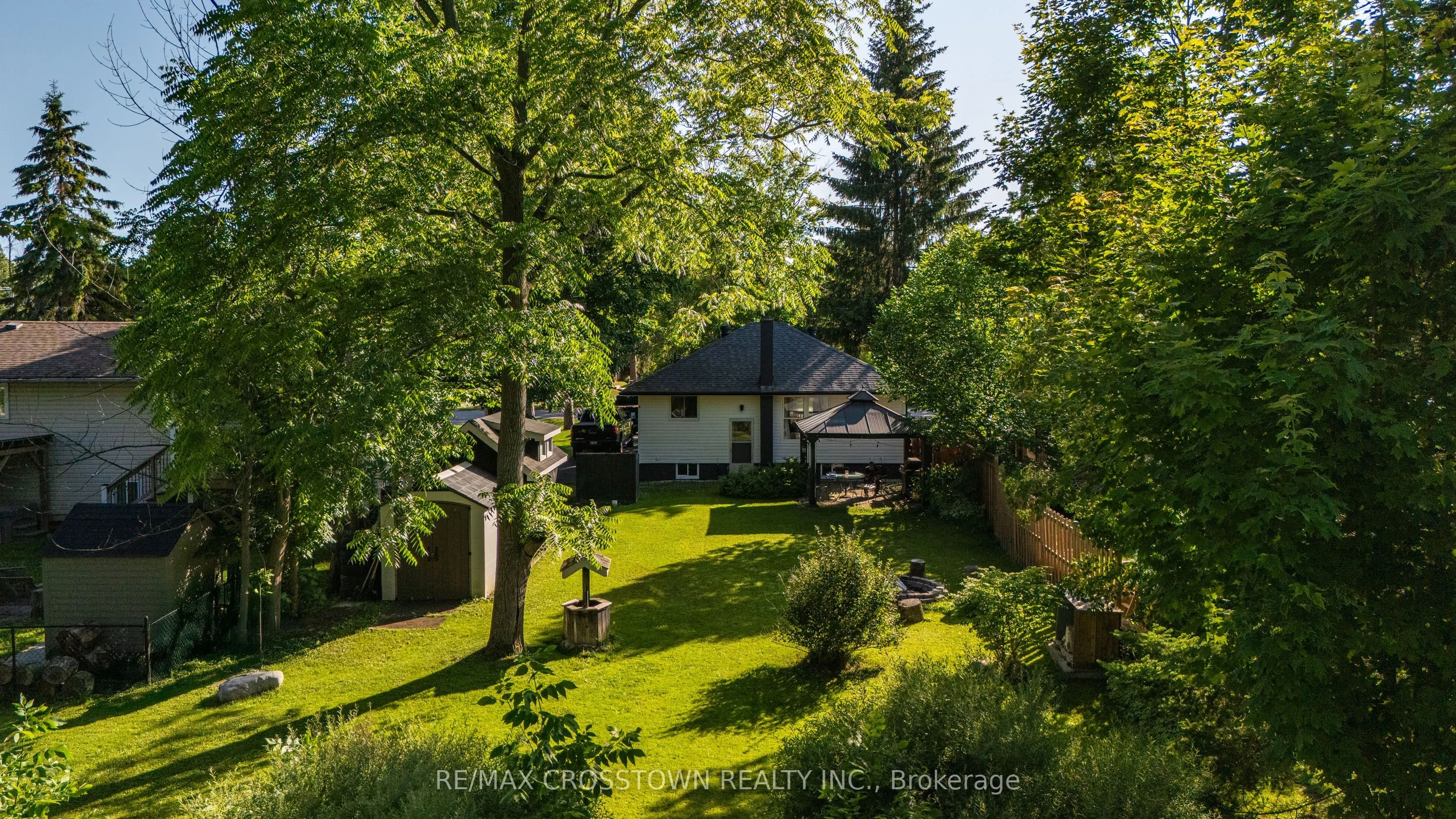 47 Lakeshore Road W