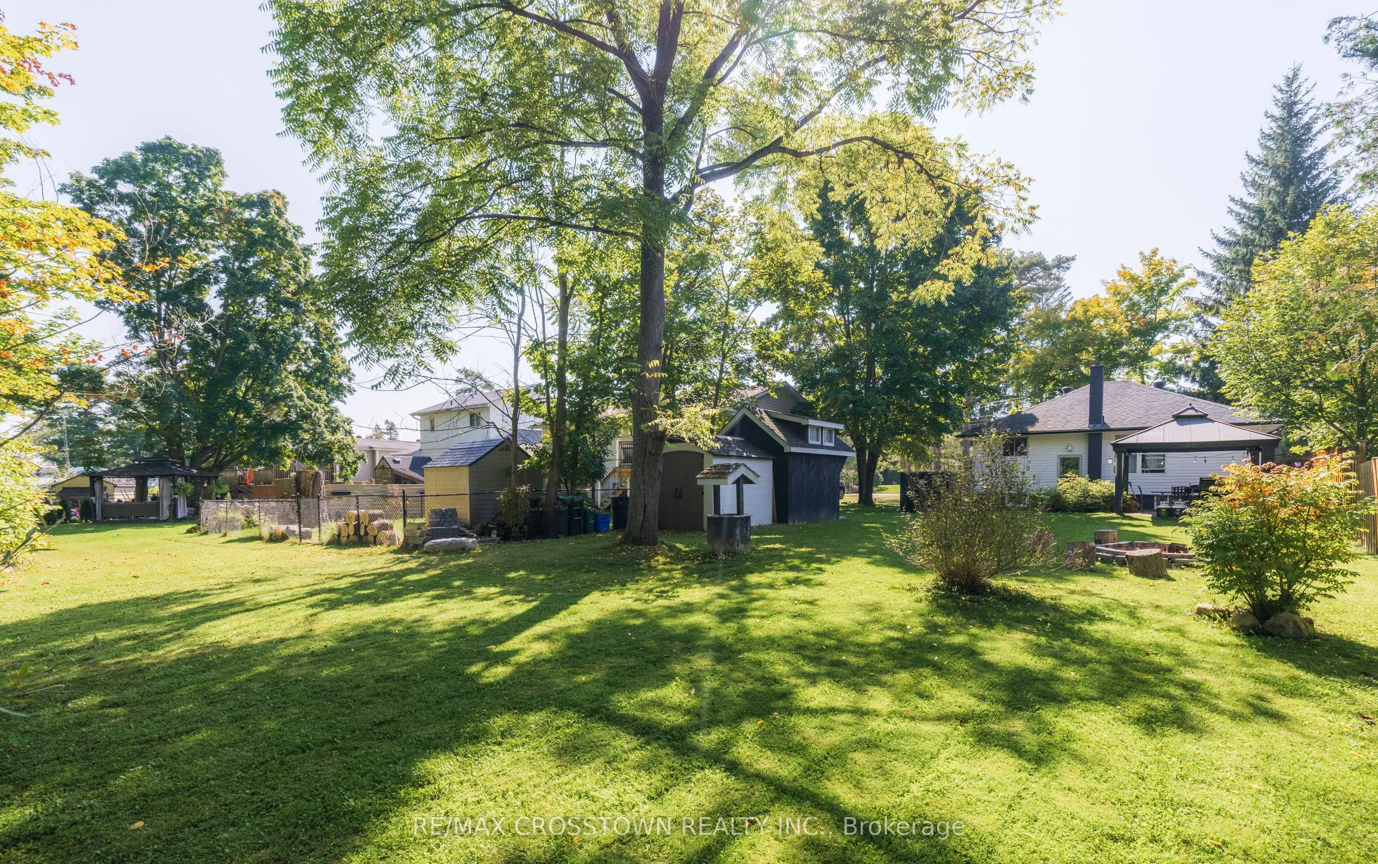47 Lakeshore Road W