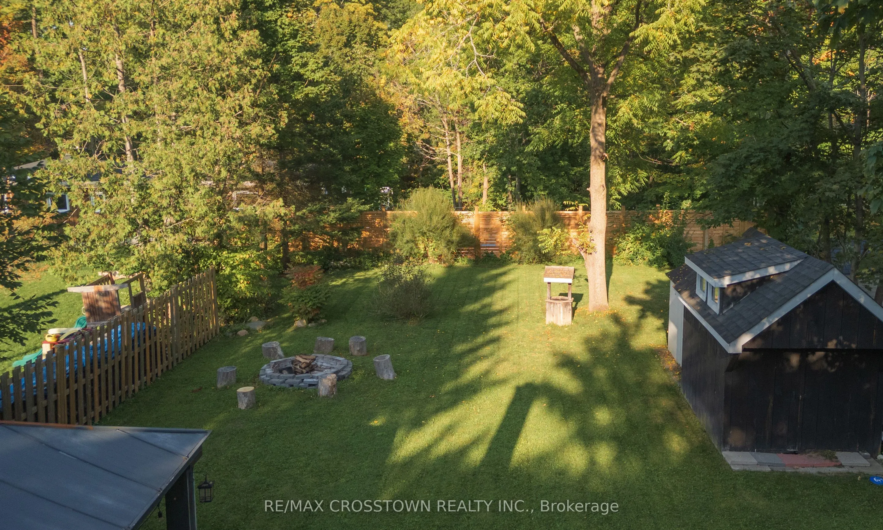 47 Lakeshore Road W