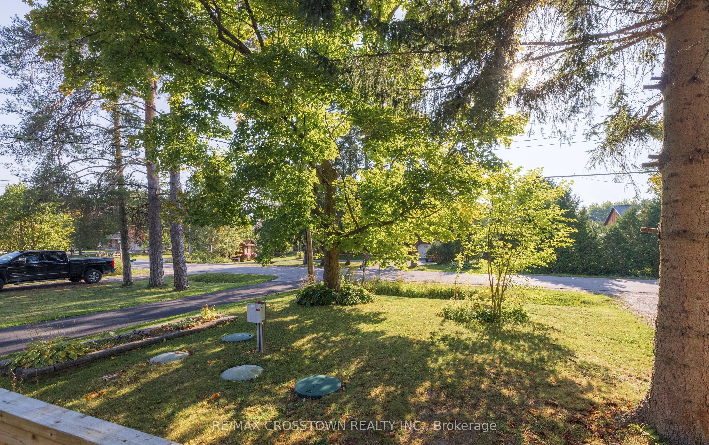 47 Lakeshore Road W
