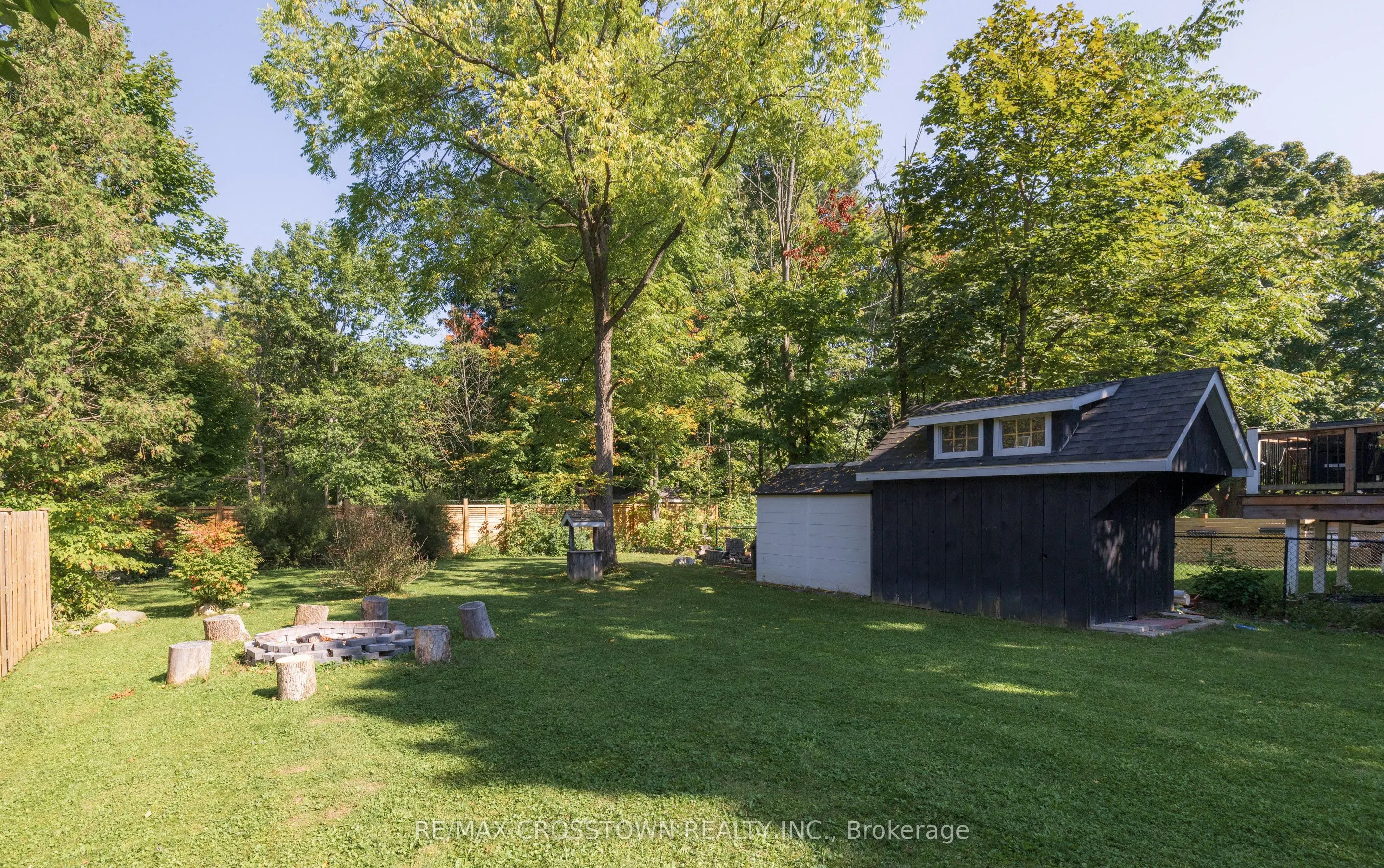 47 Lakeshore Road W