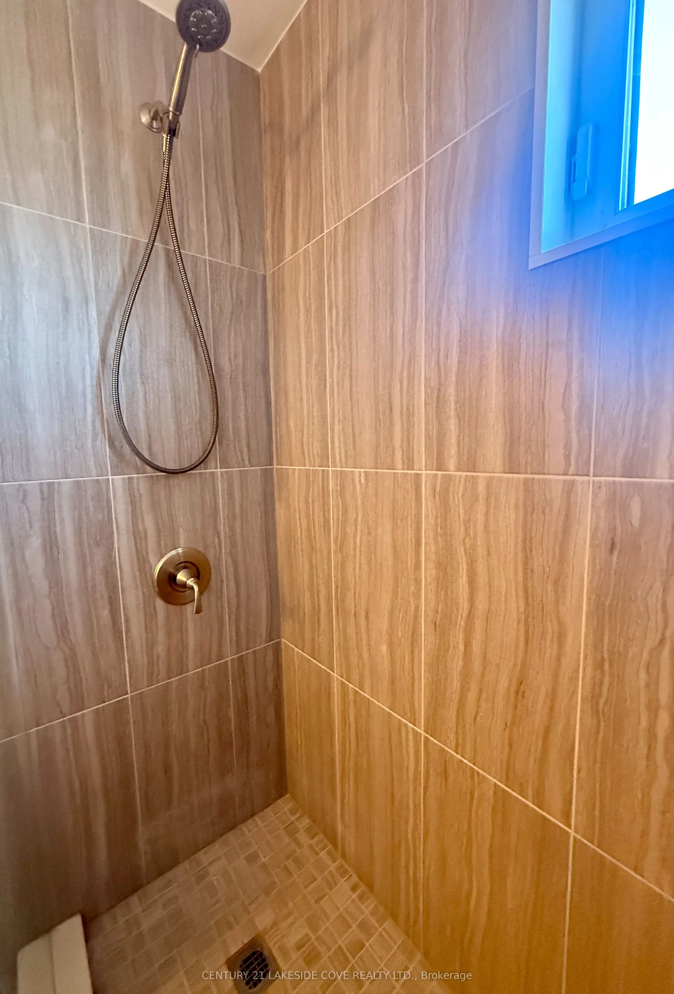 1 Paradise Boulevard S, #Unit 27