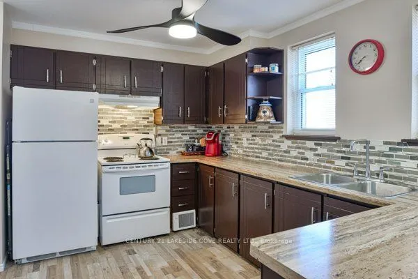 1 Paradise Boulevard S, #Unit 27