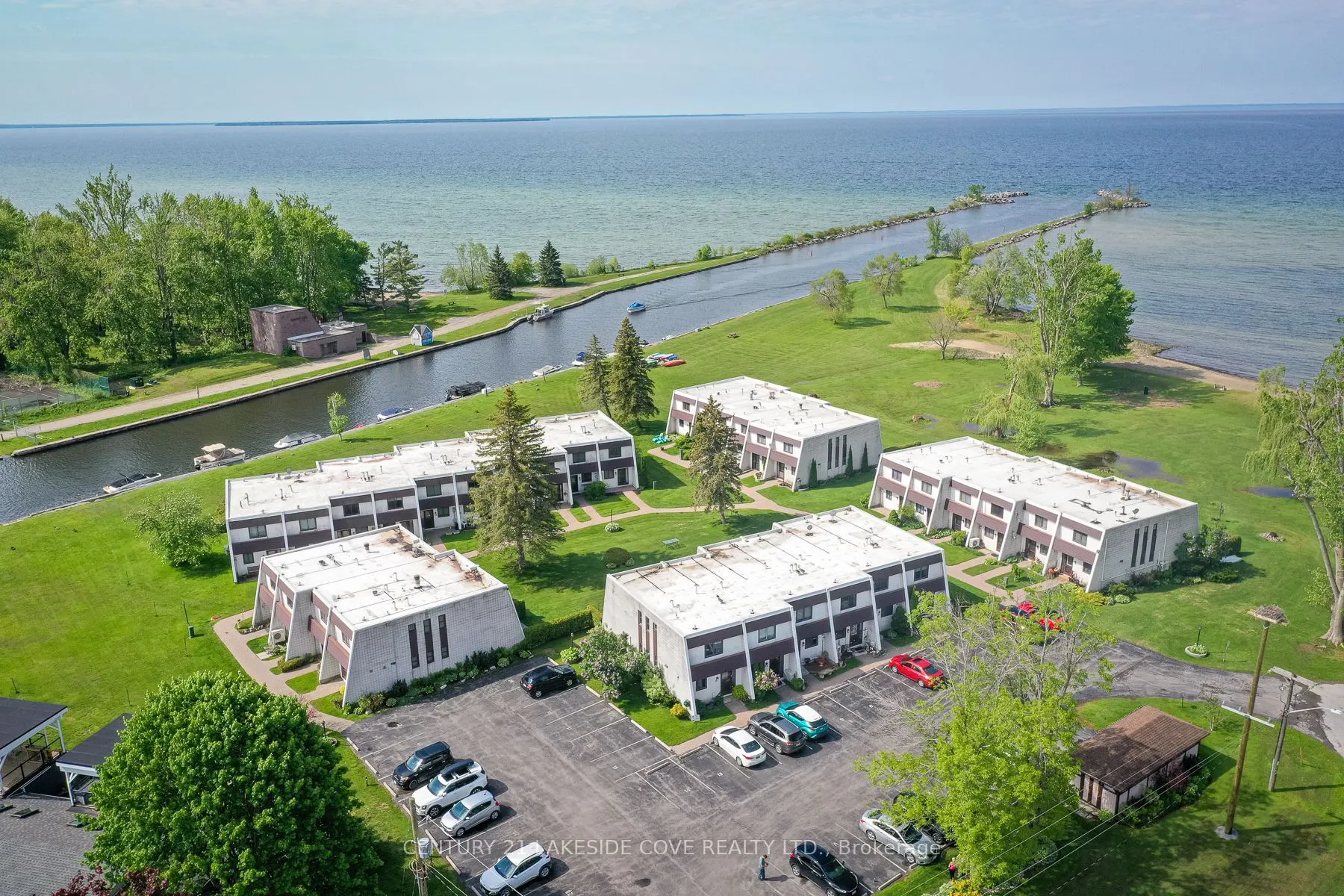 1 Paradise Boulevard S, #Unit 27