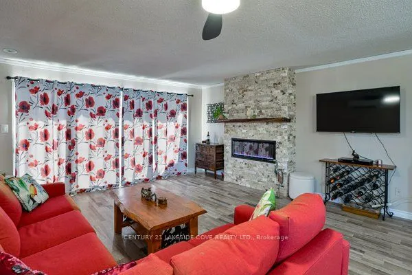 1 Paradise Boulevard S, #Unit 27