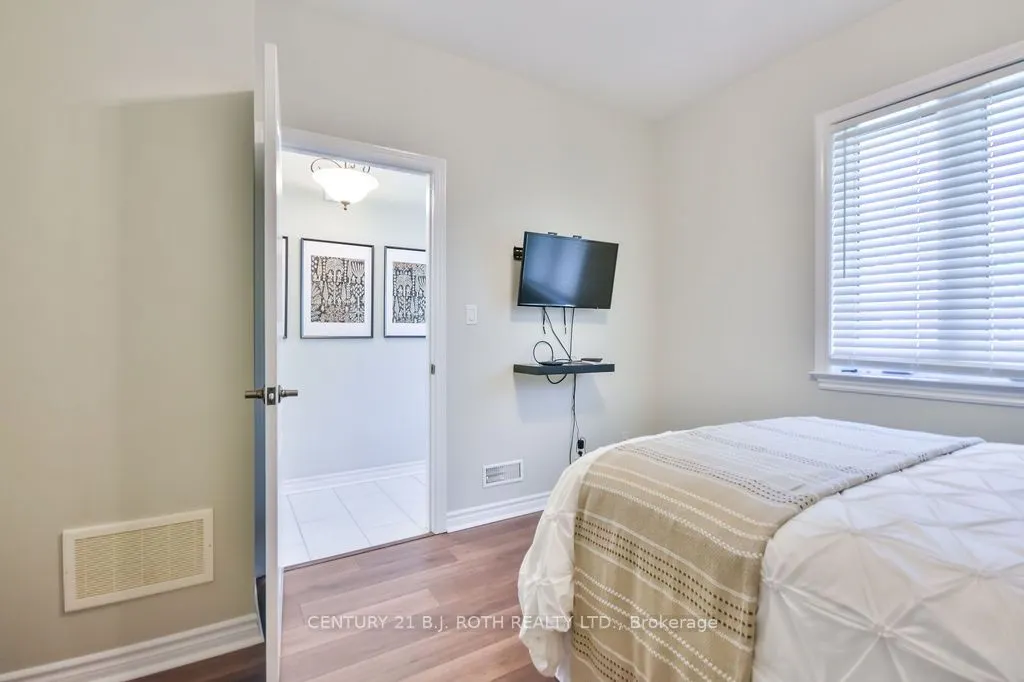 41 RIVERWALK Drive