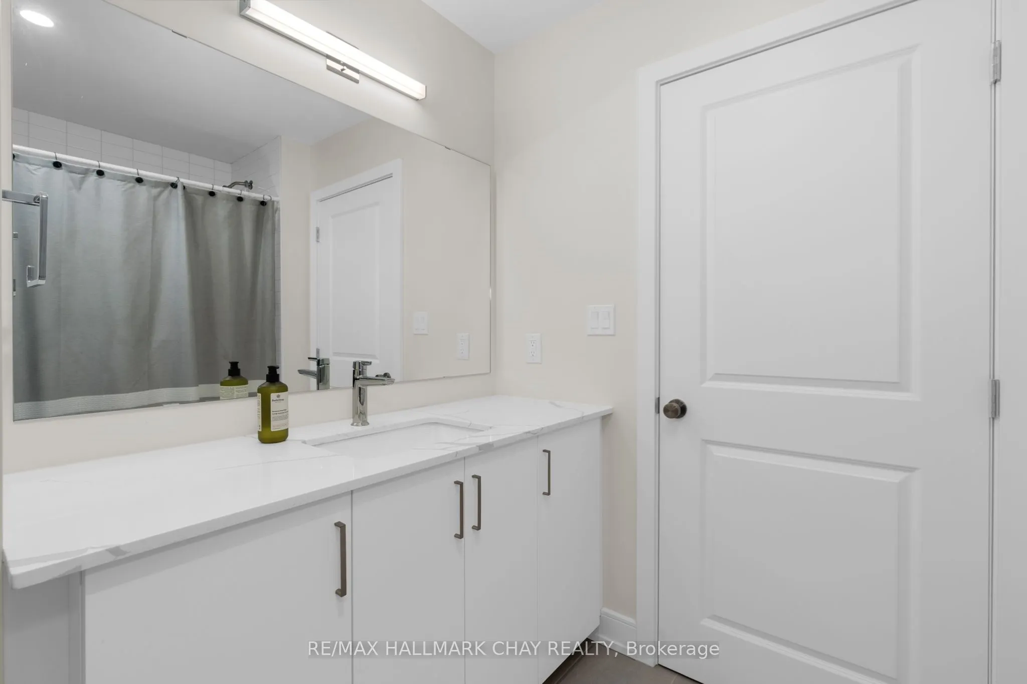 121 Mary Street, #224