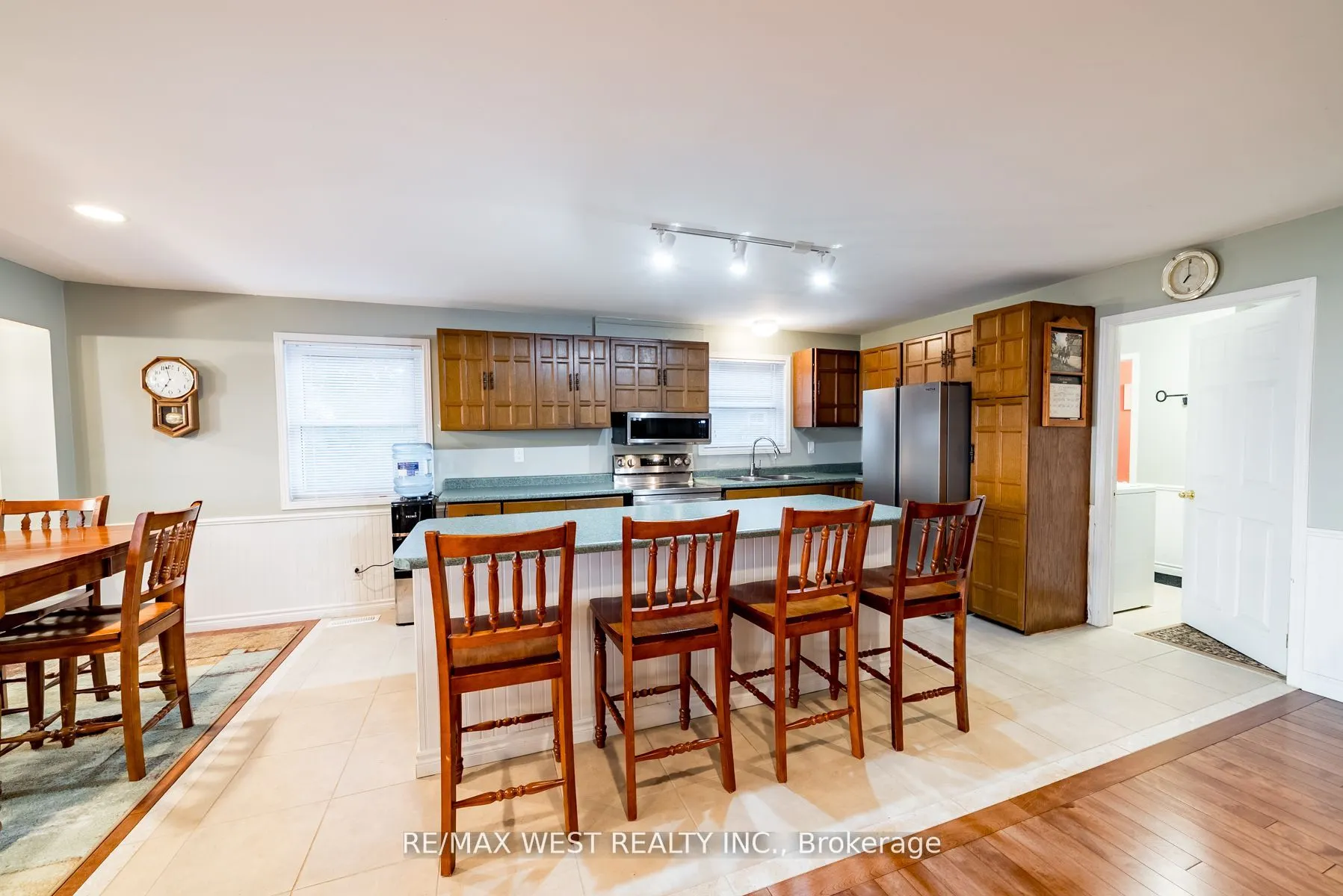 1668 Lakeshore Drive