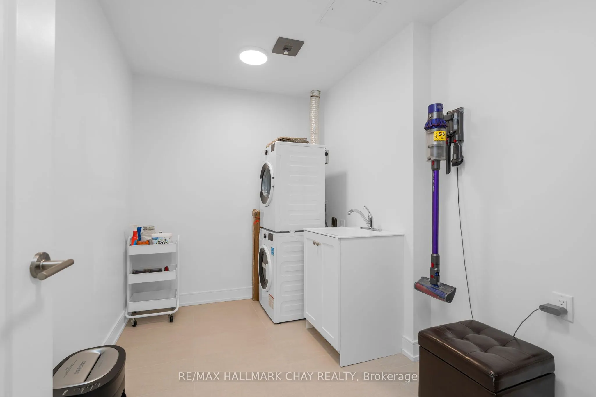 185 Dunlop Street E, #302