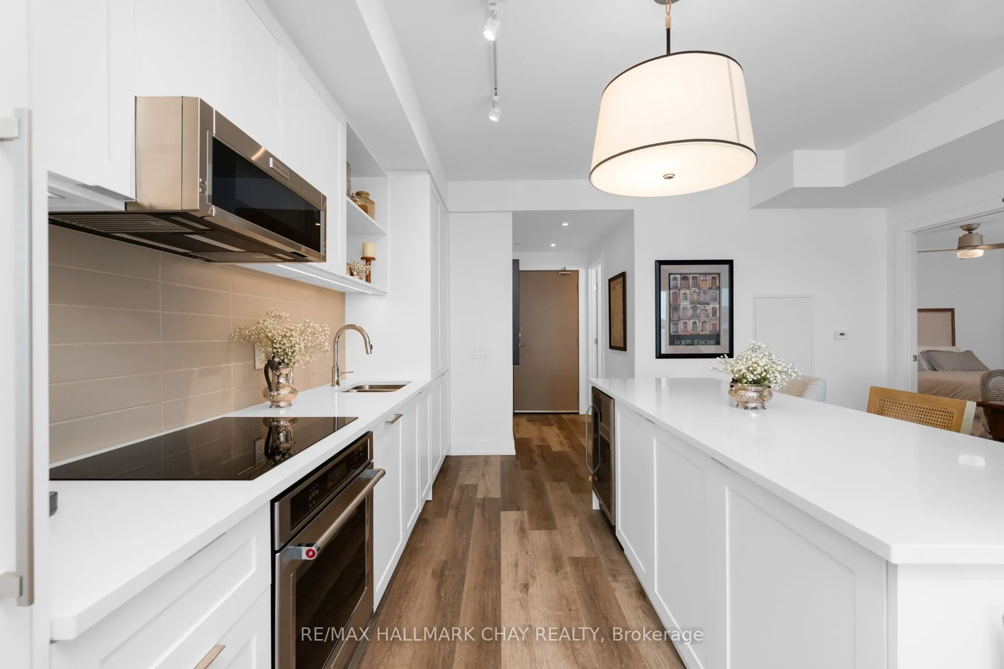 185 Dunlop Street E, #302