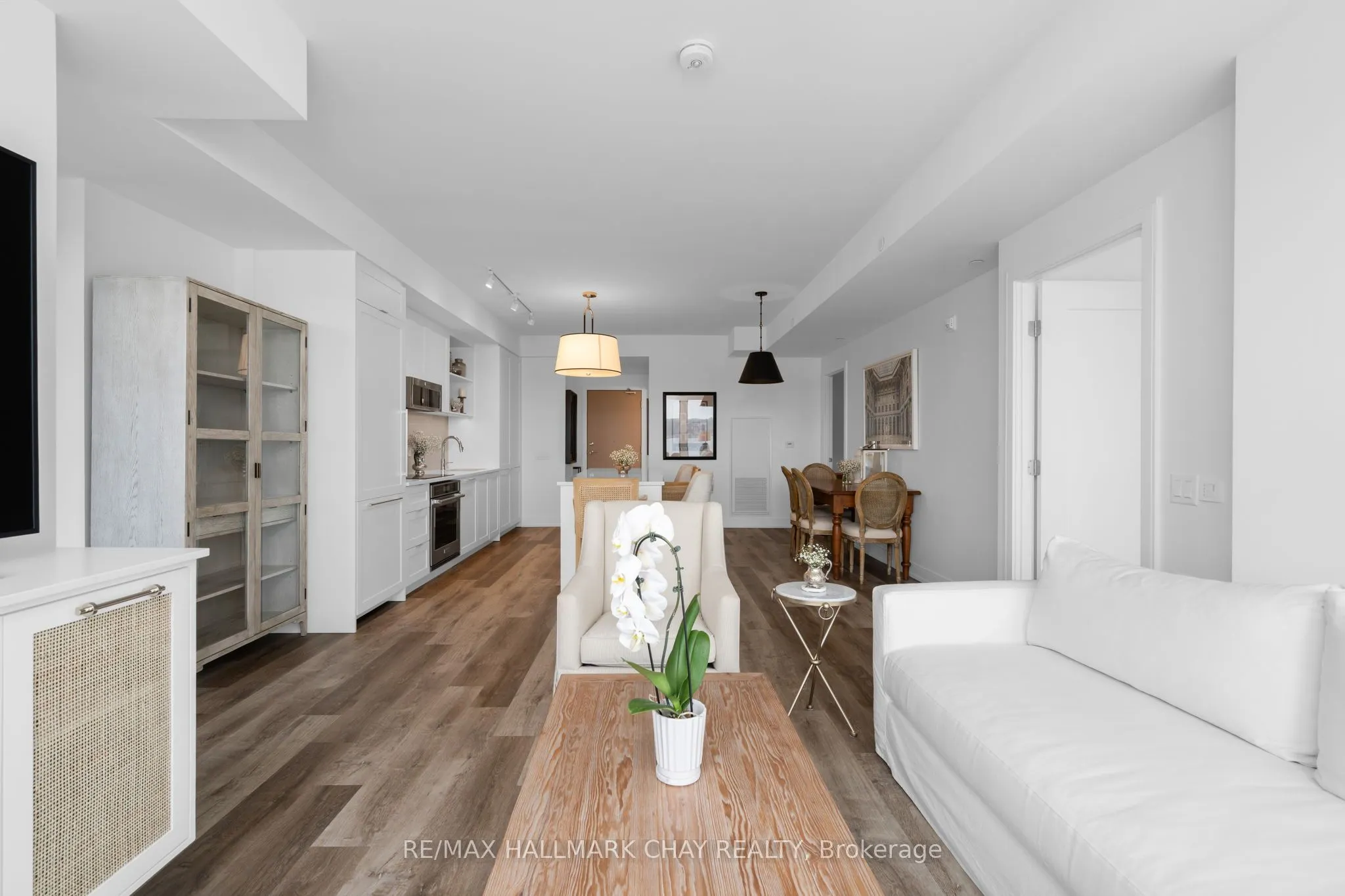 185 Dunlop Street E, #302