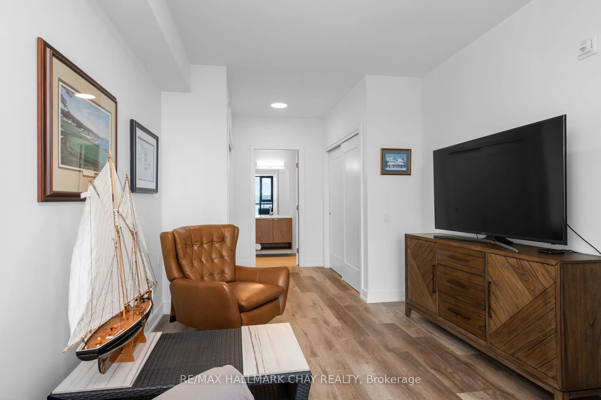 185 Dunlop Street E, #302