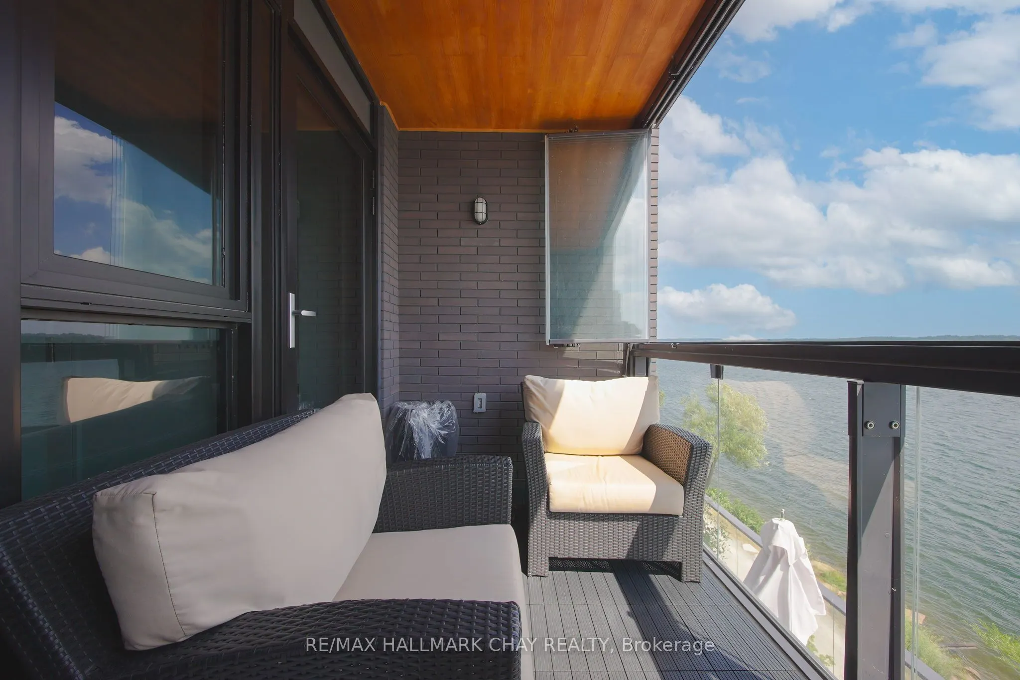 185 Dunlop Street E, #302