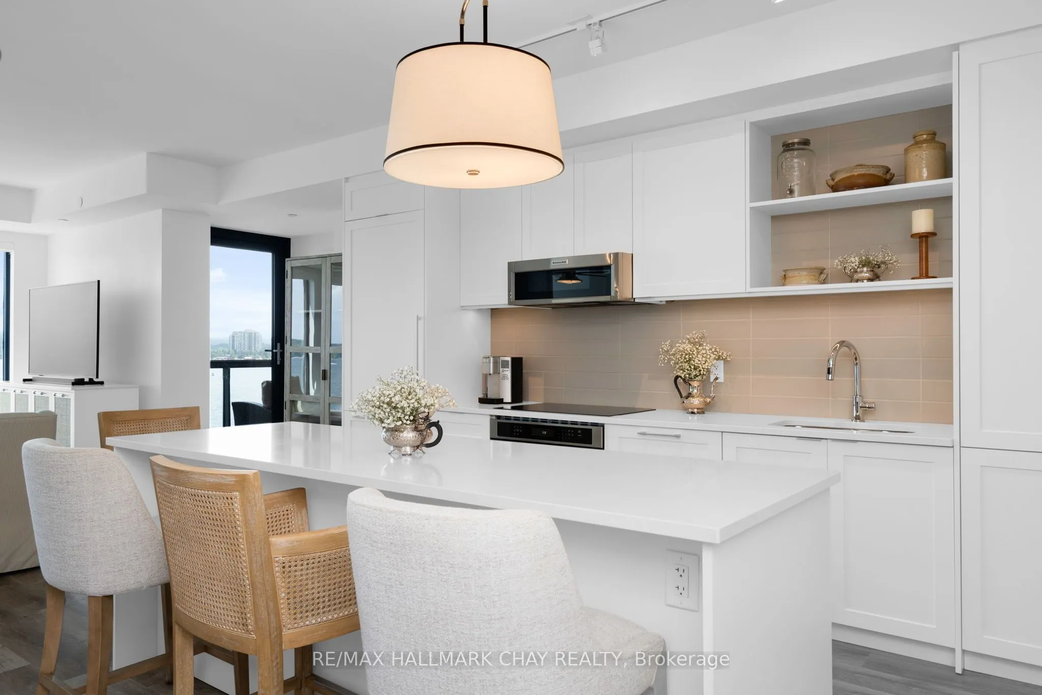 185 Dunlop Street E, #302