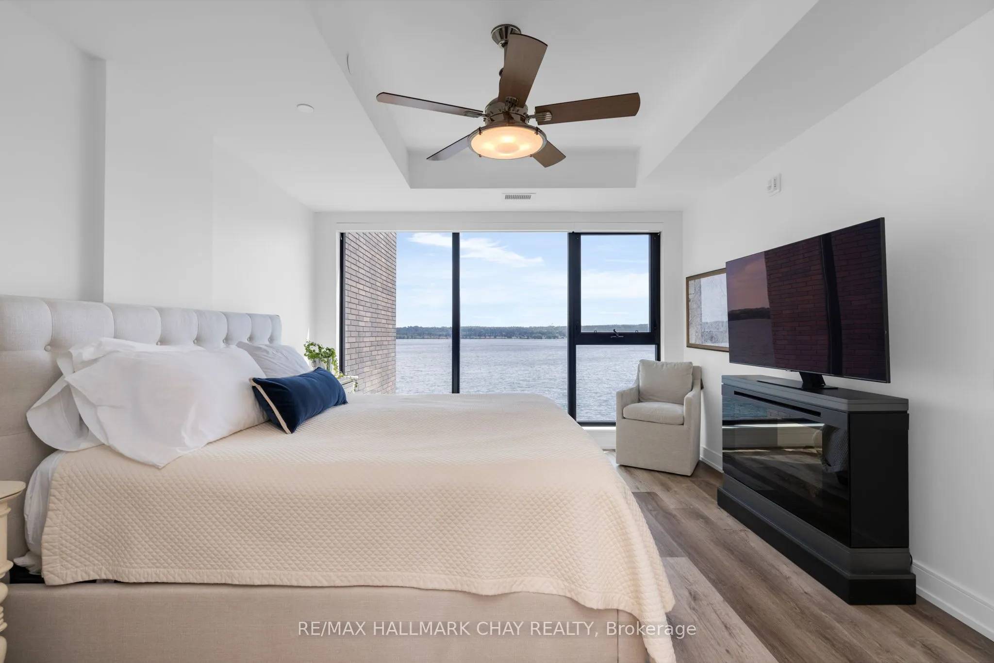 185 Dunlop Street E, #302