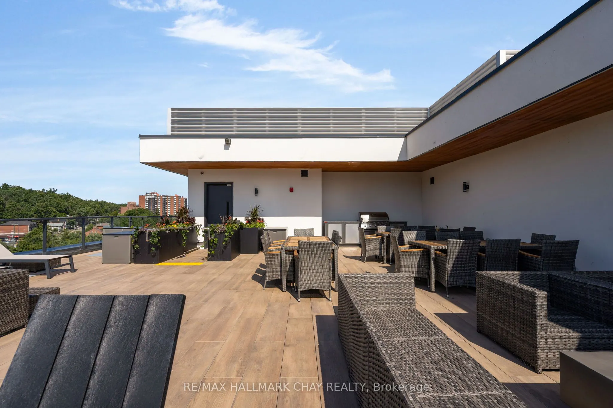 185 Dunlop Street E, #302