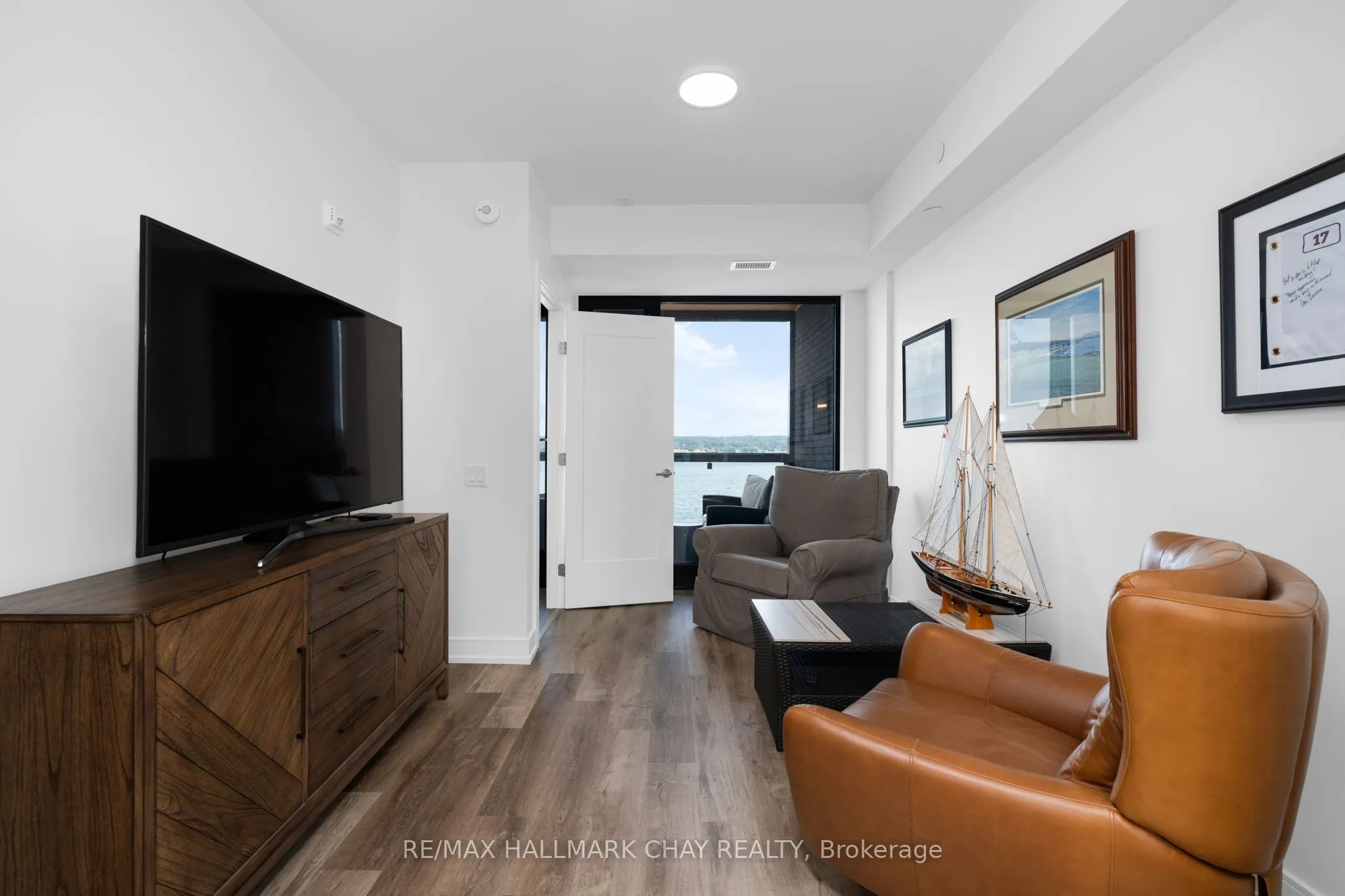 185 Dunlop Street E, #302