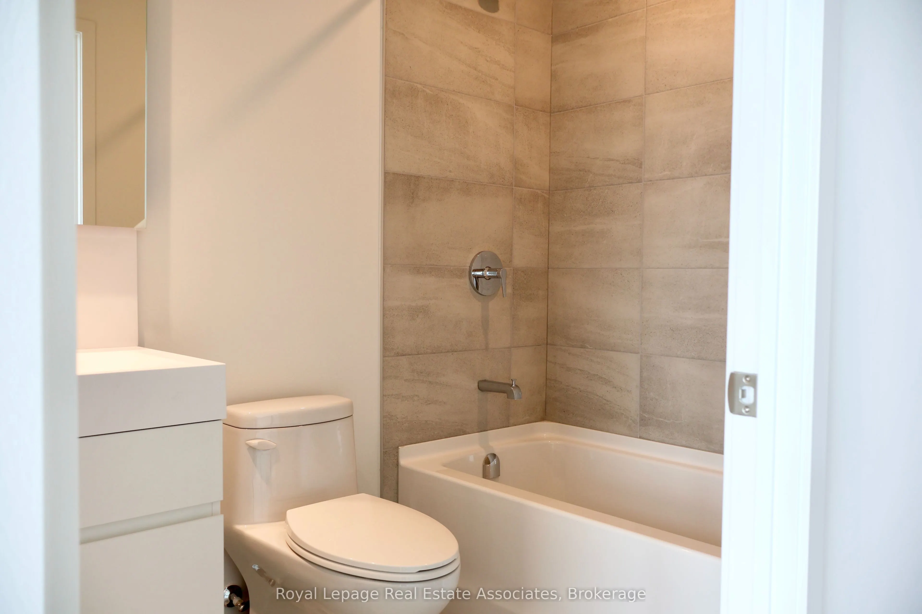 39 Mary Street, #1203