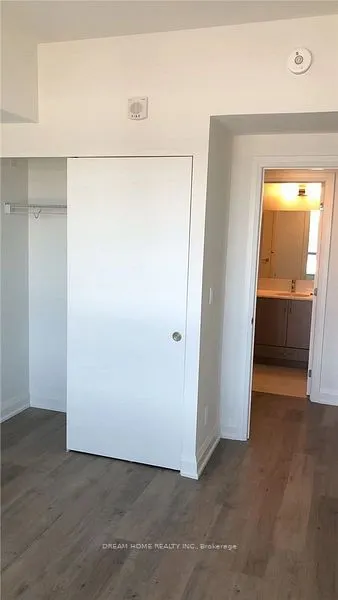 58 Lakeside Terrace, #1008