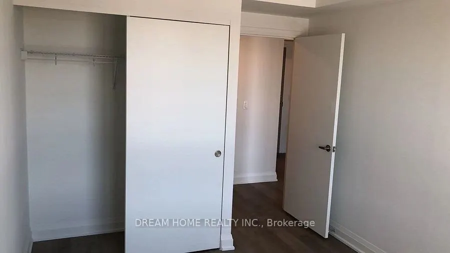58 Lakeside Terrace, #1008