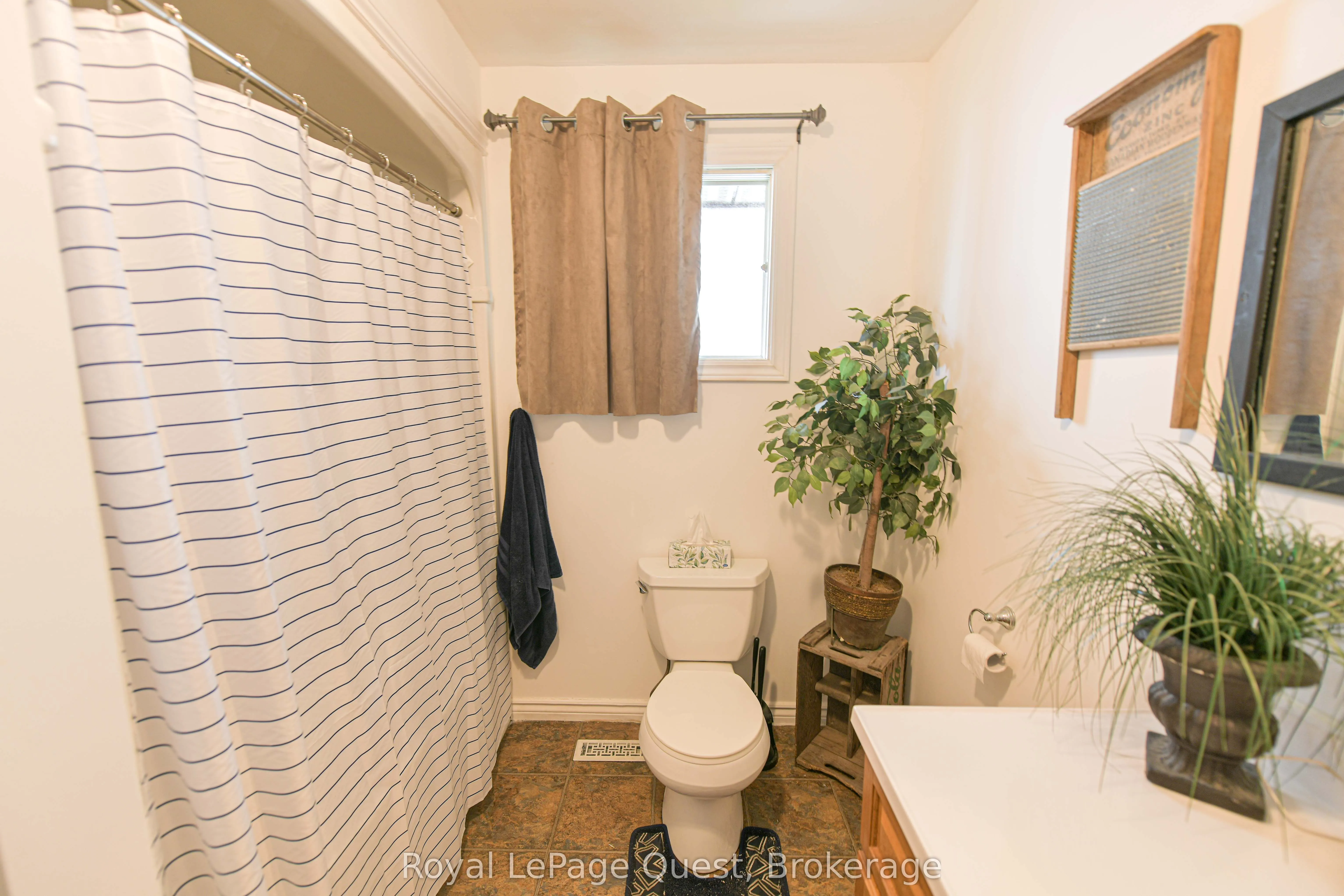 129 Simcoe Street