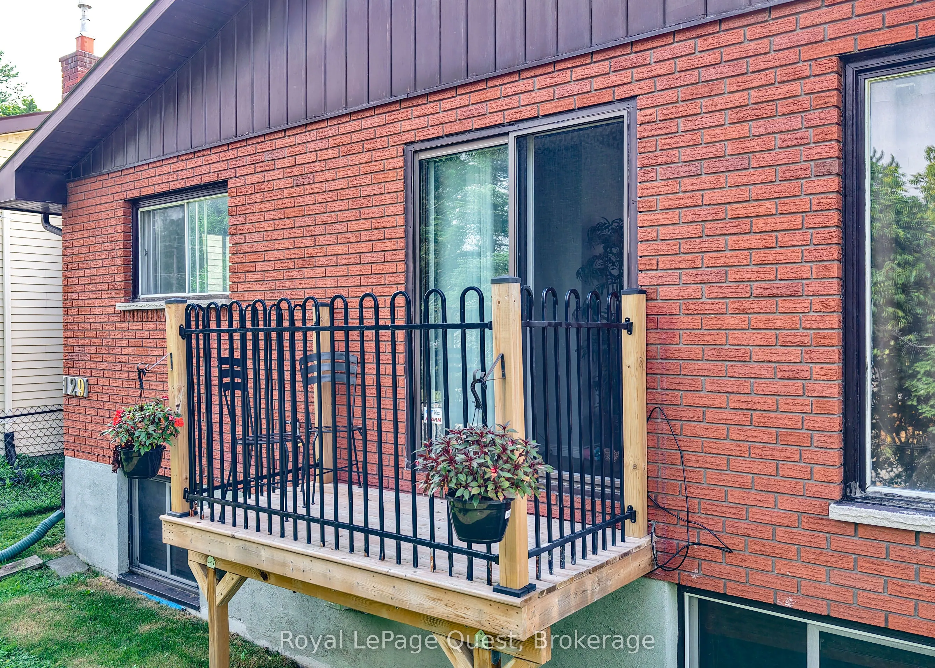 129 Simcoe Street