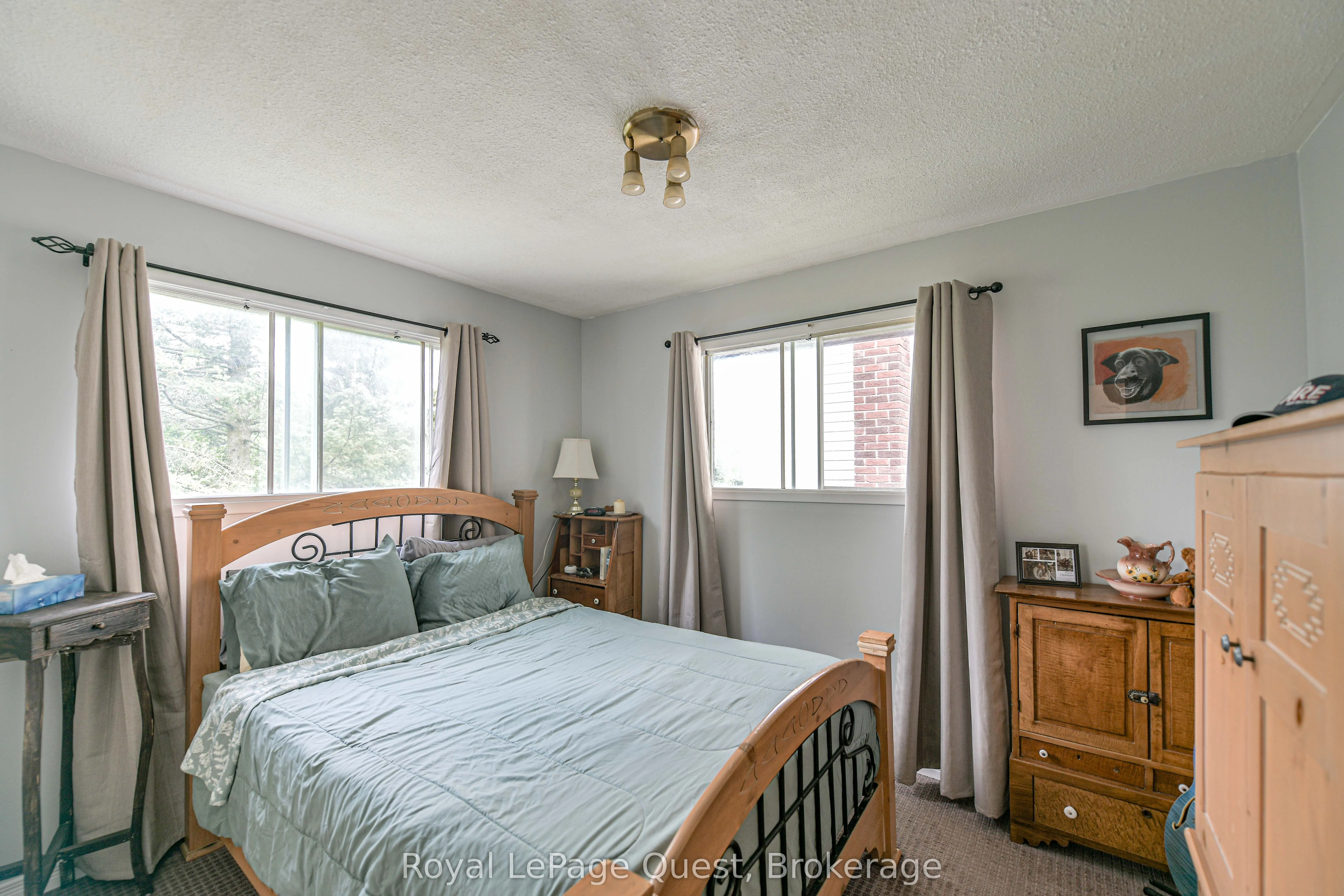 129 Simcoe Street