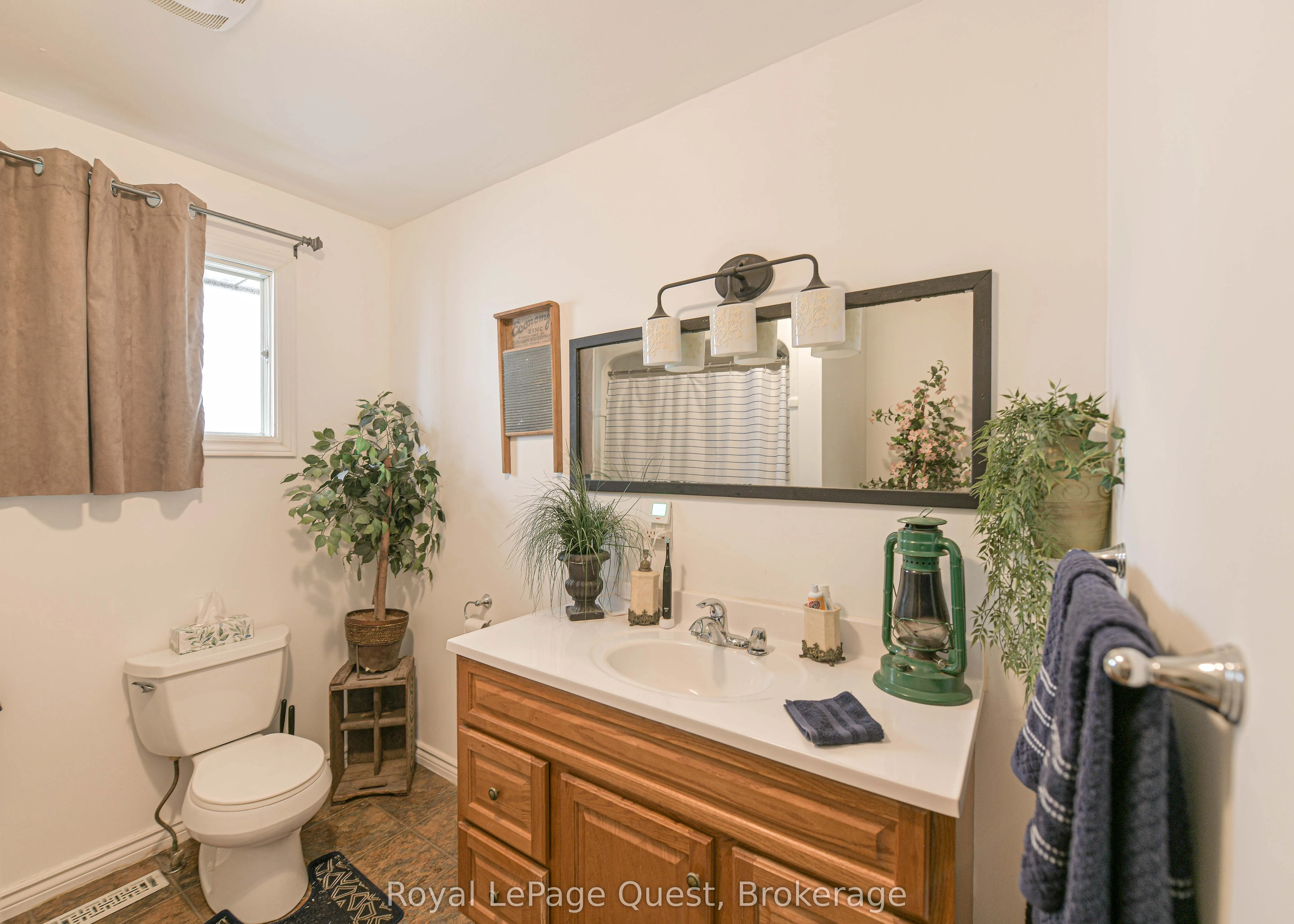 129 Simcoe Street