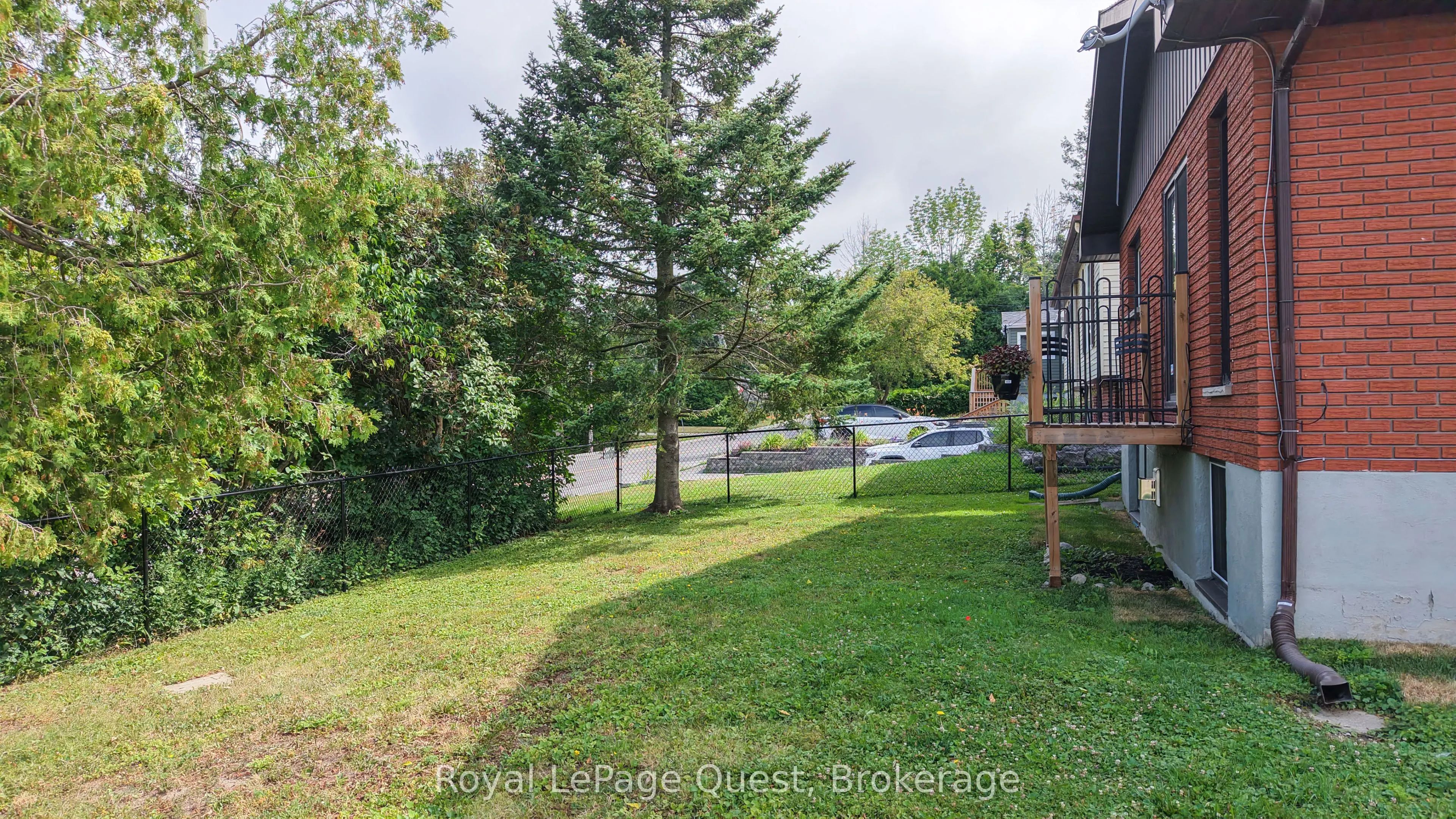 129 Simcoe Street
