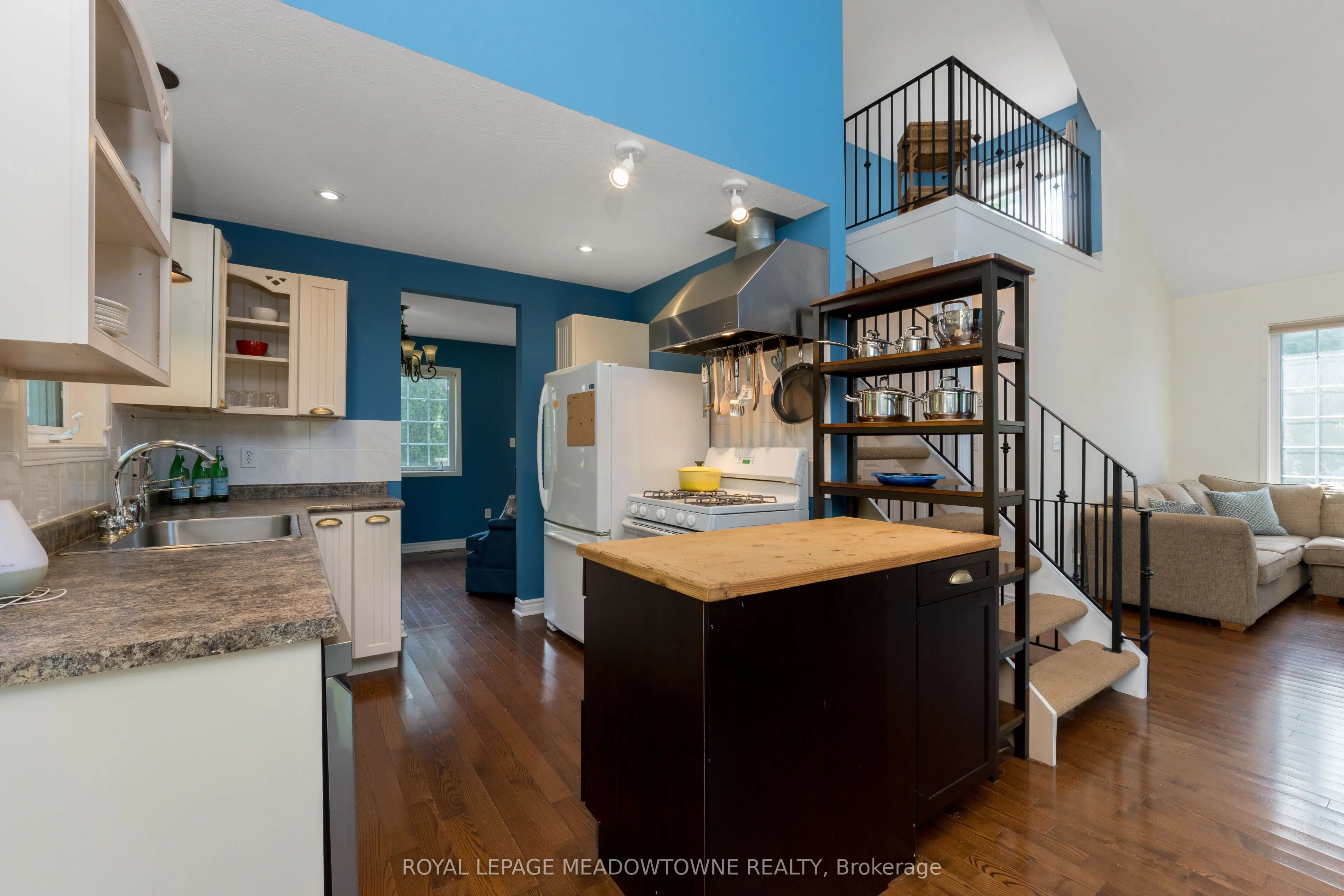 1936 Tiny Beaches Road S