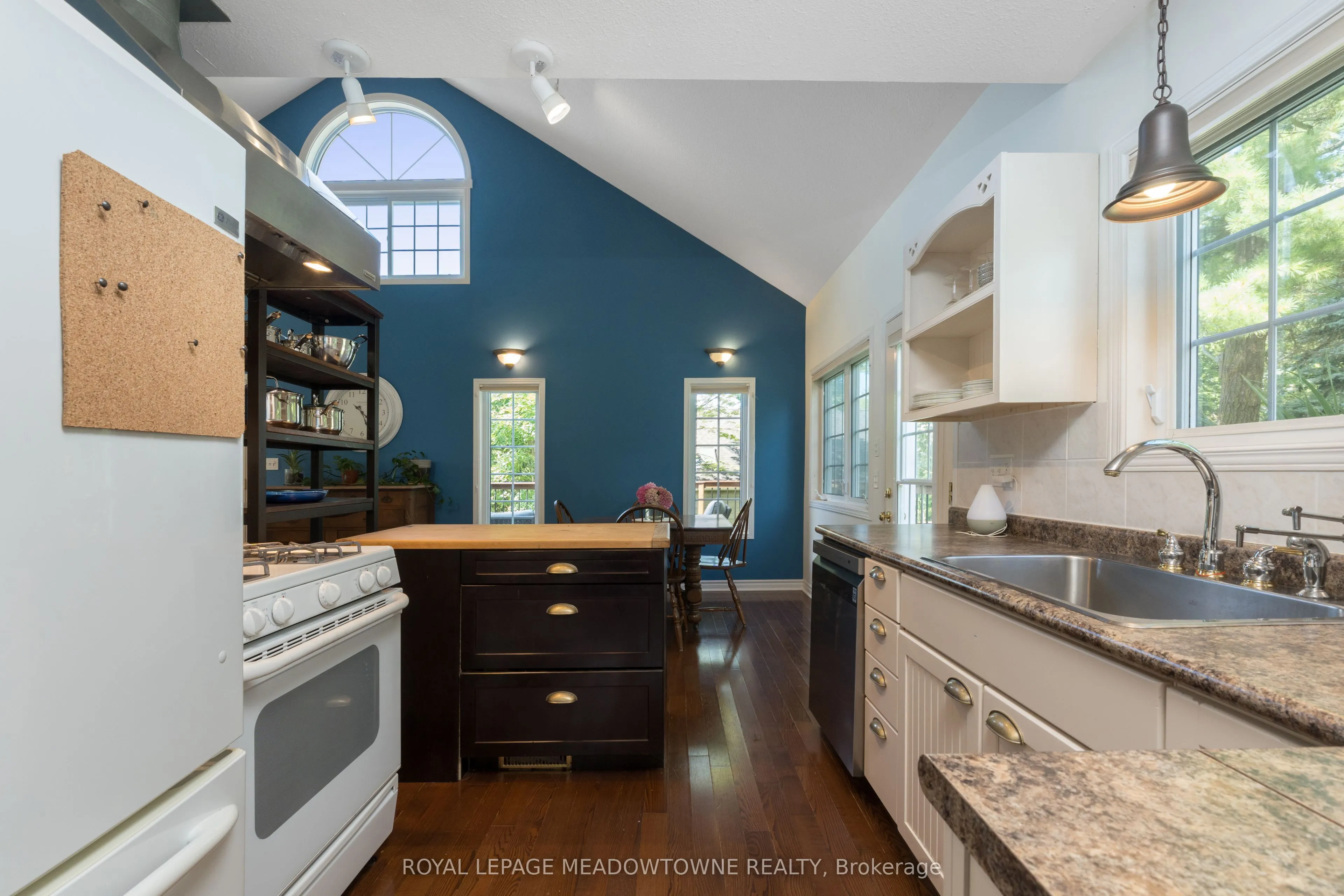 1936 Tiny Beaches Road S
