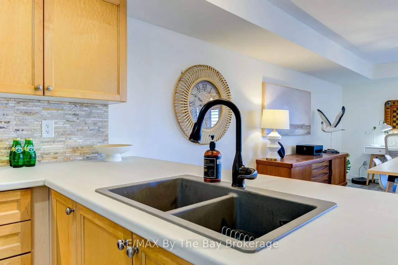 194 RIVER Road E, #2C